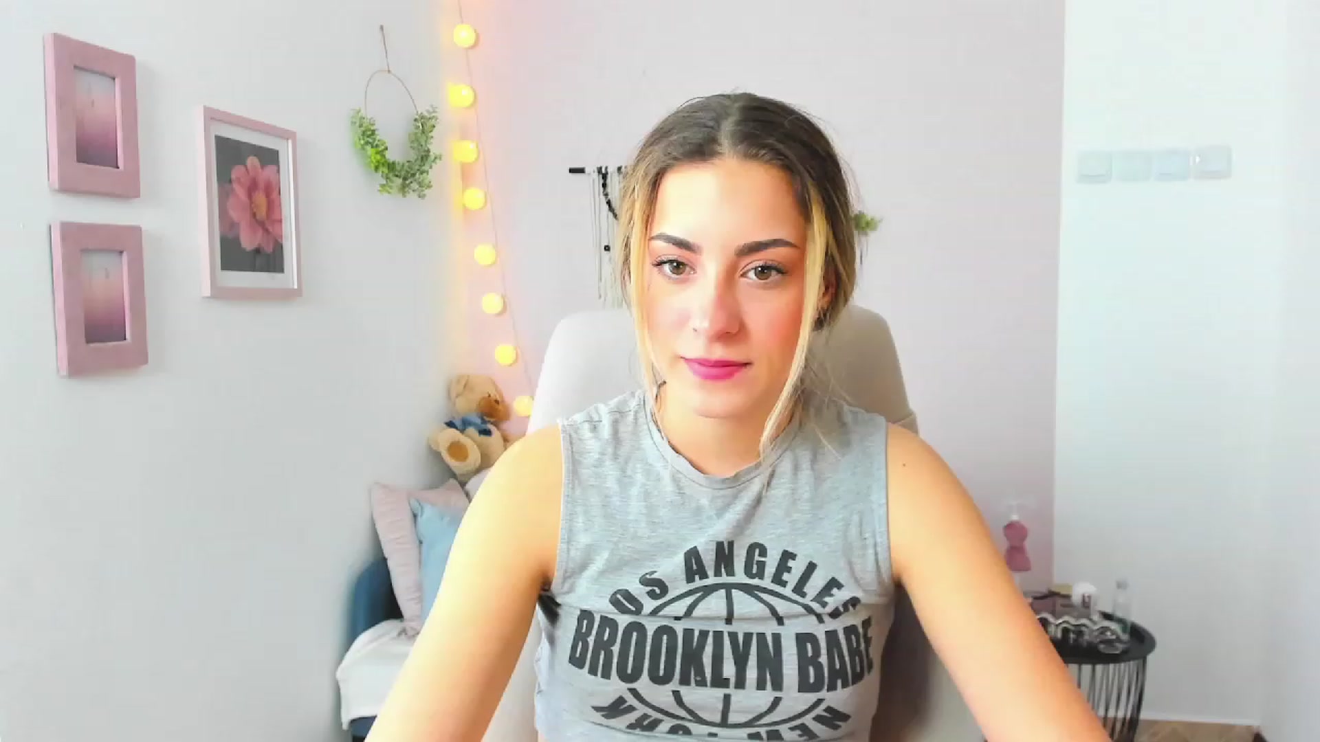 Gallery image thumbnail from Gia_Lopez18's myfreecams stream on, 03/28/2023, 09:27 image 15 of 20