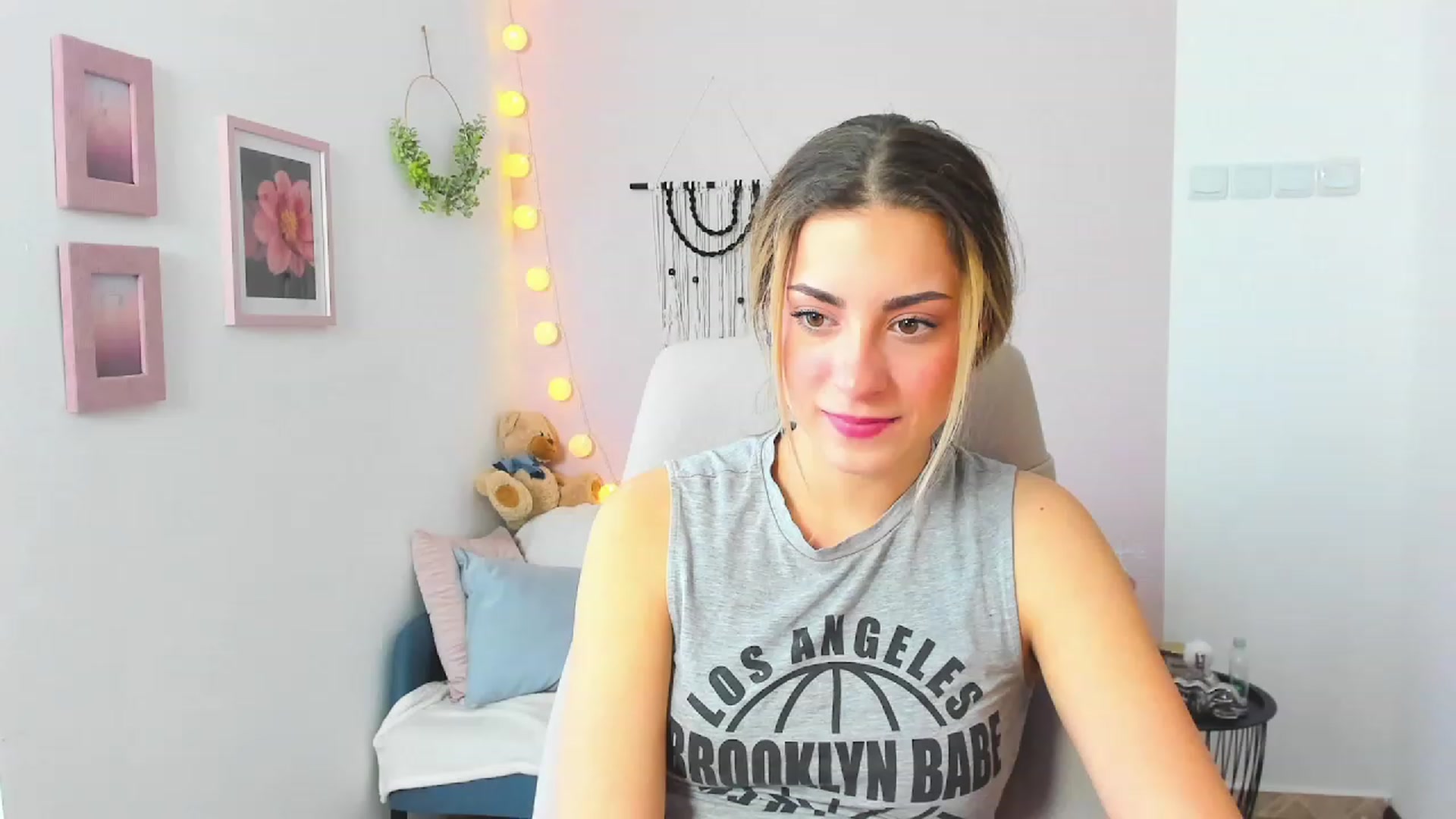Gallery image thumbnail from Gia_Lopez18's myfreecams stream on, 03/28/2023, 09:27 image 20 of 20