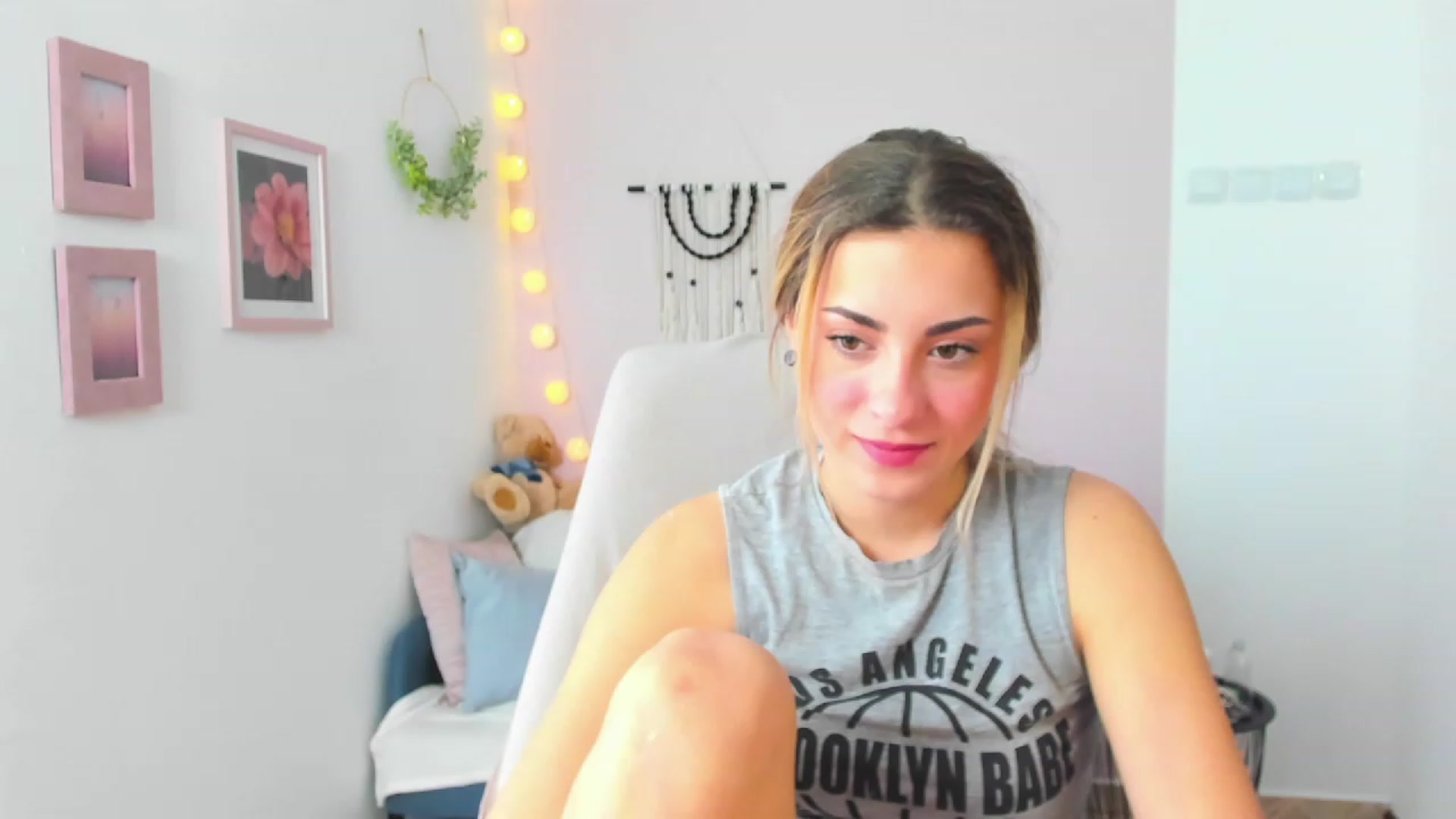 Gallery image thumbnail from Gia_Lopez18's myfreecams stream on, 03/28/2023, 10:46 image 20 of 20