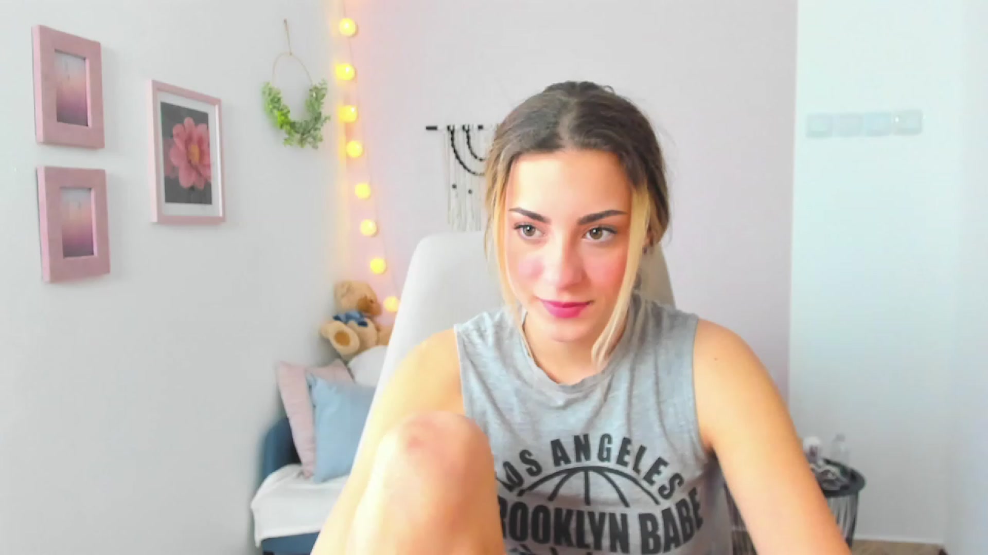 Gallery image thumbnail from Gia_Lopez18's myfreecams stream on, 03/28/2023, 10:46 image 11 of 20