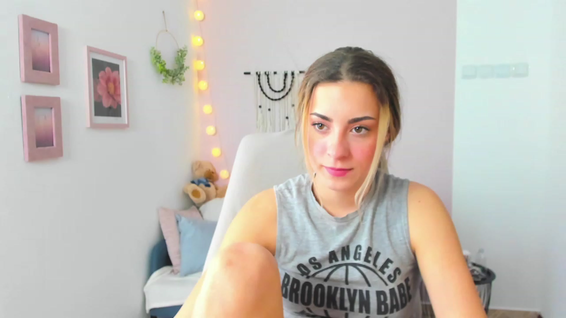 Gallery image thumbnail from Gia_Lopez18's myfreecams stream on, 03/28/2023, 10:46 image 15 of 20