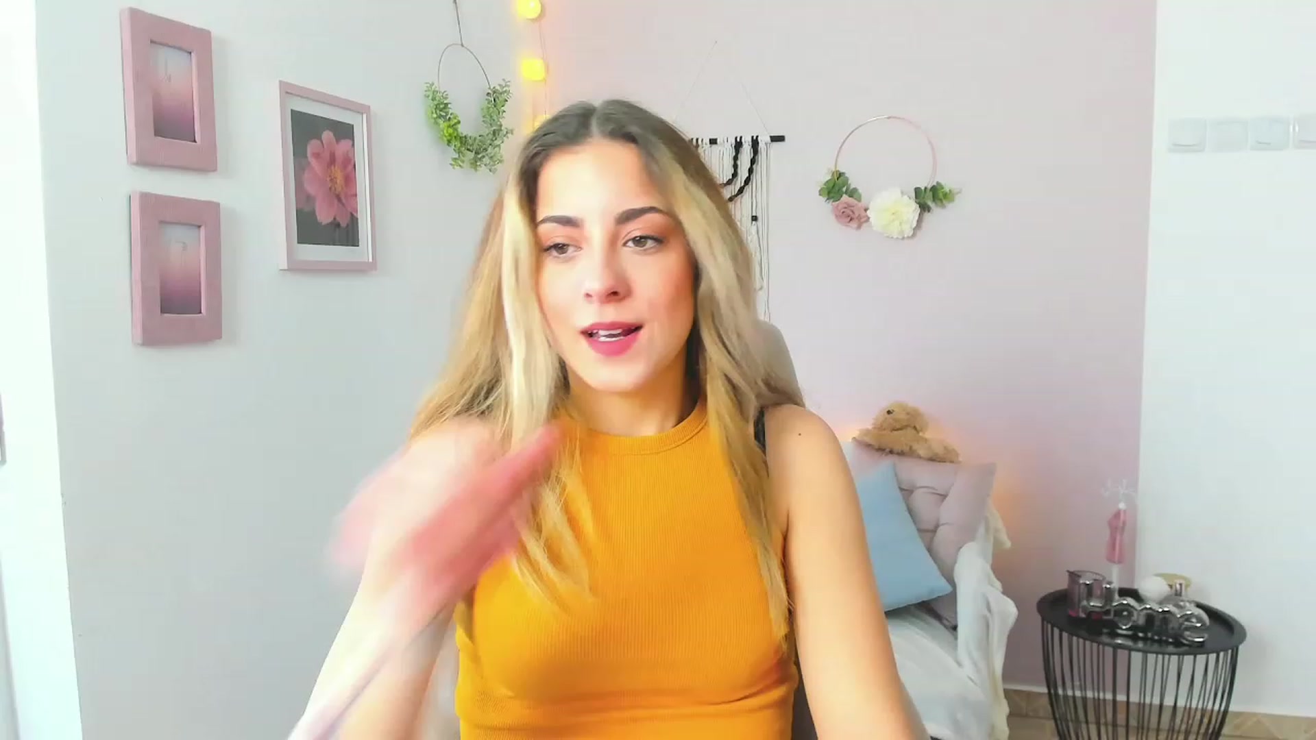 Gallery image thumbnail from Gia_Lopez18's myfreecams stream on, 04/05/2023, 09:51 image 12 of 20