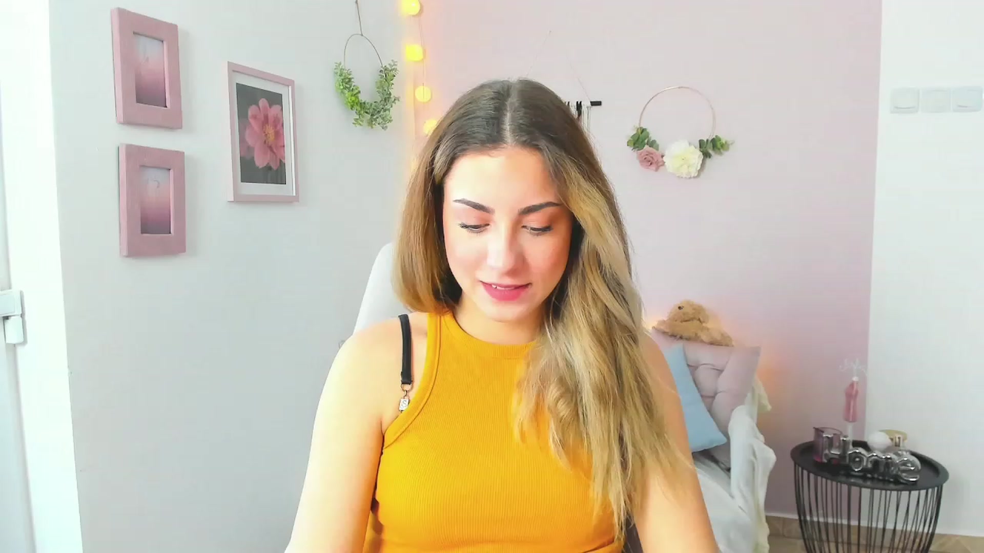 Gallery image thumbnail from Gia_Lopez18's myfreecams stream on, 04/05/2023, 09:51 image 17 of 20