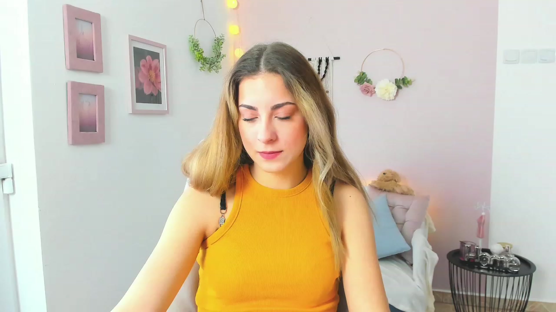 Gallery image thumbnail from Gia_Lopez18's myfreecams stream on, 04/05/2023, 09:51 image 20 of 20
