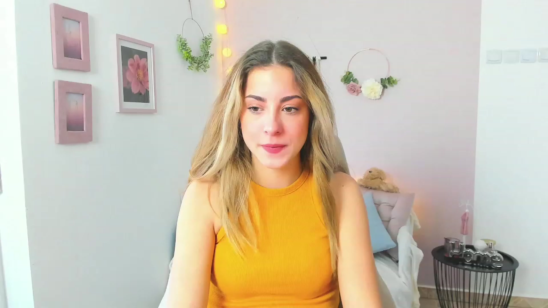Gallery image thumbnail from Gia_Lopez18's myfreecams stream on, 04/05/2023, 09:51 image 11 of 20
