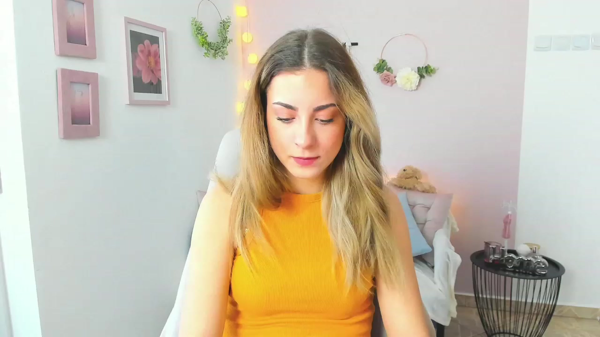 Gallery image thumbnail from Gia_Lopez18's myfreecams stream on, 04/05/2023, 09:51 image 5 of 20