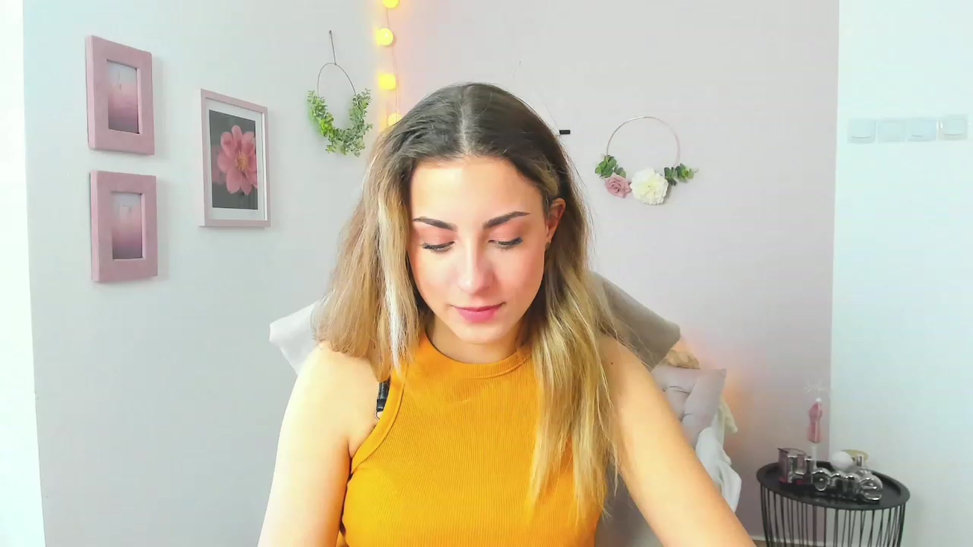 Gallery image thumbnail from Gia_Lopez18's myfreecams stream on, 04/05/2023, 12:36 image 6 of 20