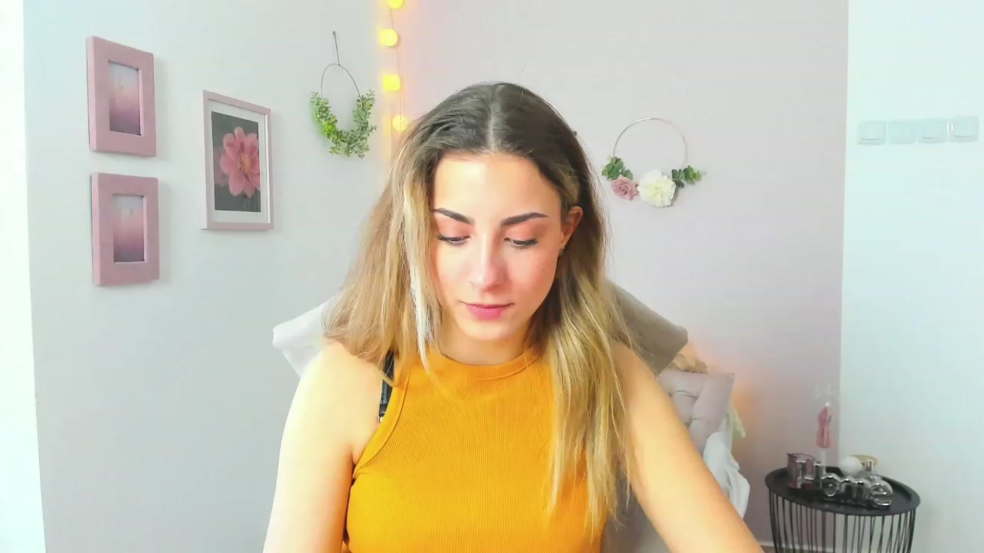 Gallery image thumbnail from Gia_Lopez18's myfreecams stream on, 04/05/2023, 12:36 image 8 of 20