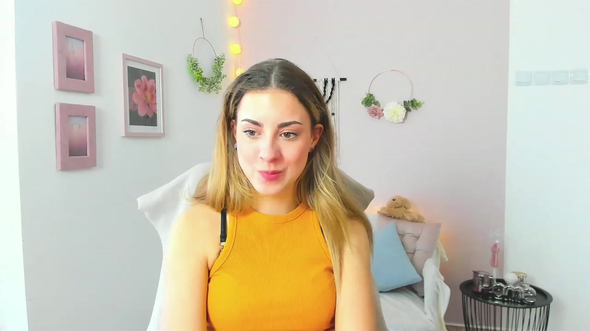 Gallery image thumbnail from Gia_Lopez18's myfreecams stream on, 04/05/2023, 12:36 image 19 of 20