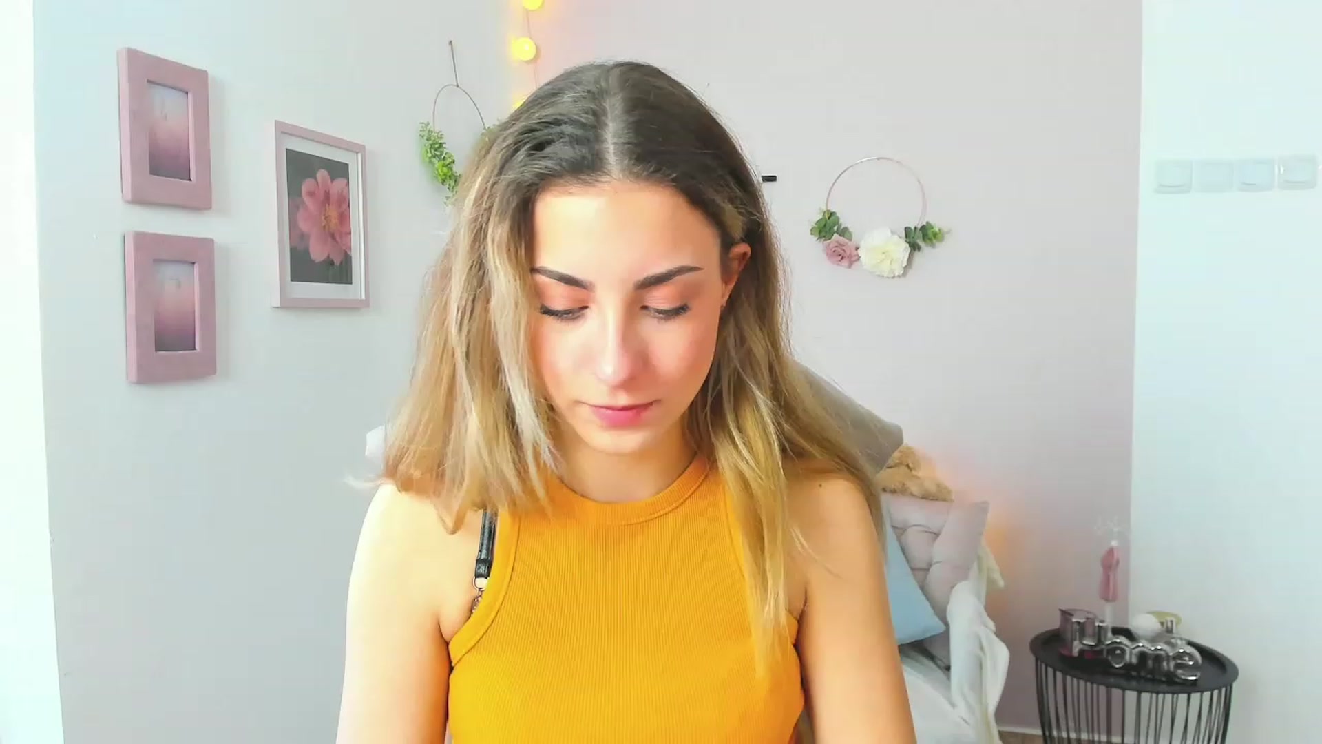 Gallery image thumbnail from Gia_Lopez18's myfreecams stream on, 04/05/2023, 12:36 image 15 of 20
