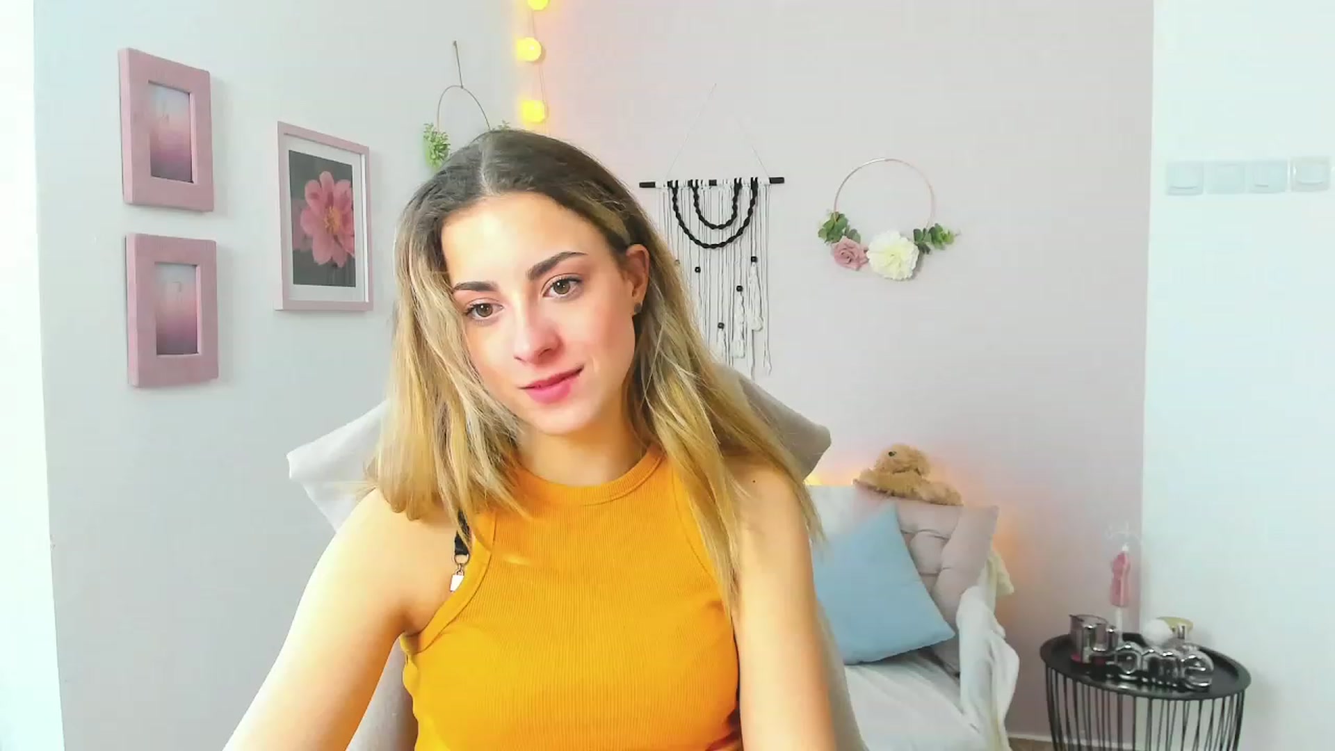 Gallery image thumbnail from Gia_Lopez18's myfreecams stream on, 04/05/2023, 12:36 image 18 of 20