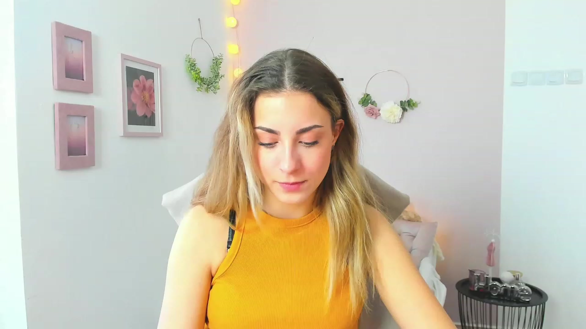 Gallery image thumbnail from Gia_Lopez18's myfreecams stream on, 04/05/2023, 12:36 image 7 of 20