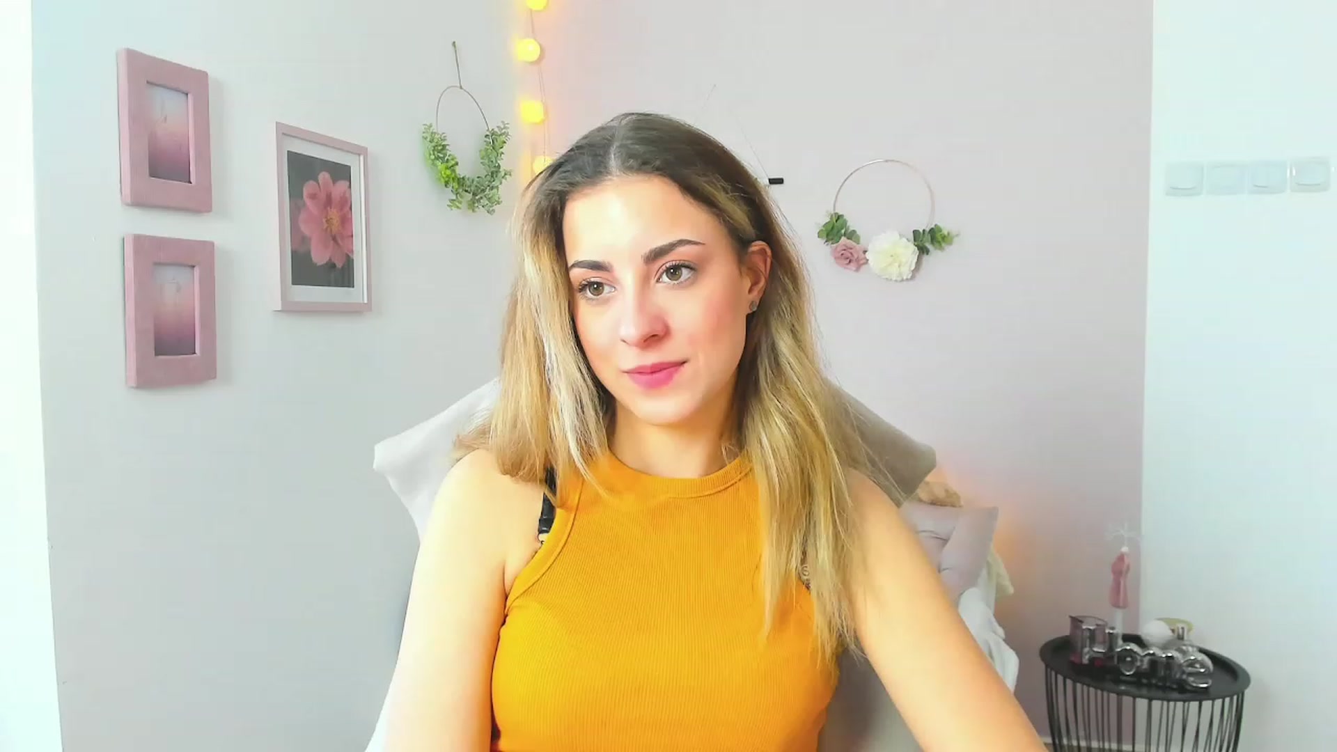 Gallery image thumbnail from Gia_Lopez18's myfreecams stream on, 04/05/2023, 12:36 image 9 of 20