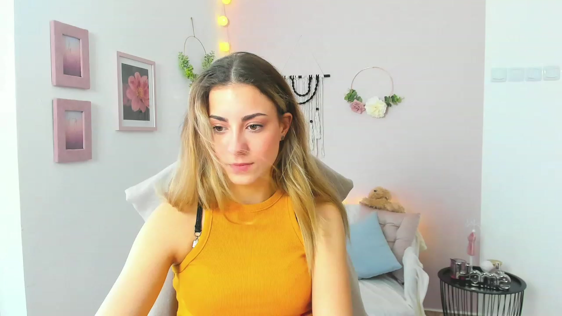 Gallery image thumbnail from Gia_Lopez18's myfreecams stream on, 04/05/2023, 12:36 image 17 of 20
