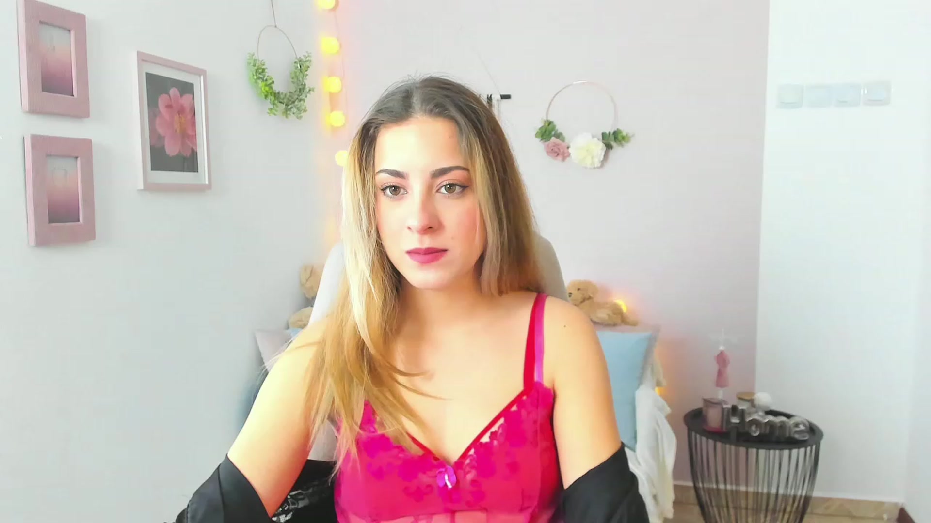 Gallery image thumbnail from Gia_Lopez18's myfreecams stream on, 04/07/2023, 09:20 image 11 of 20