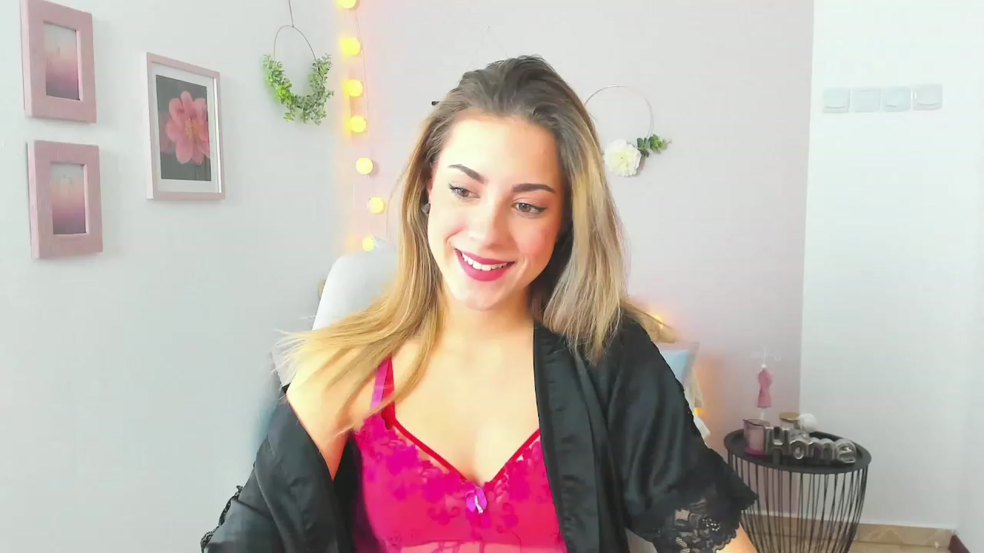 Gallery image thumbnail from Gia_Lopez18's myfreecams stream on, 04/07/2023, 09:20 image 20 of 20