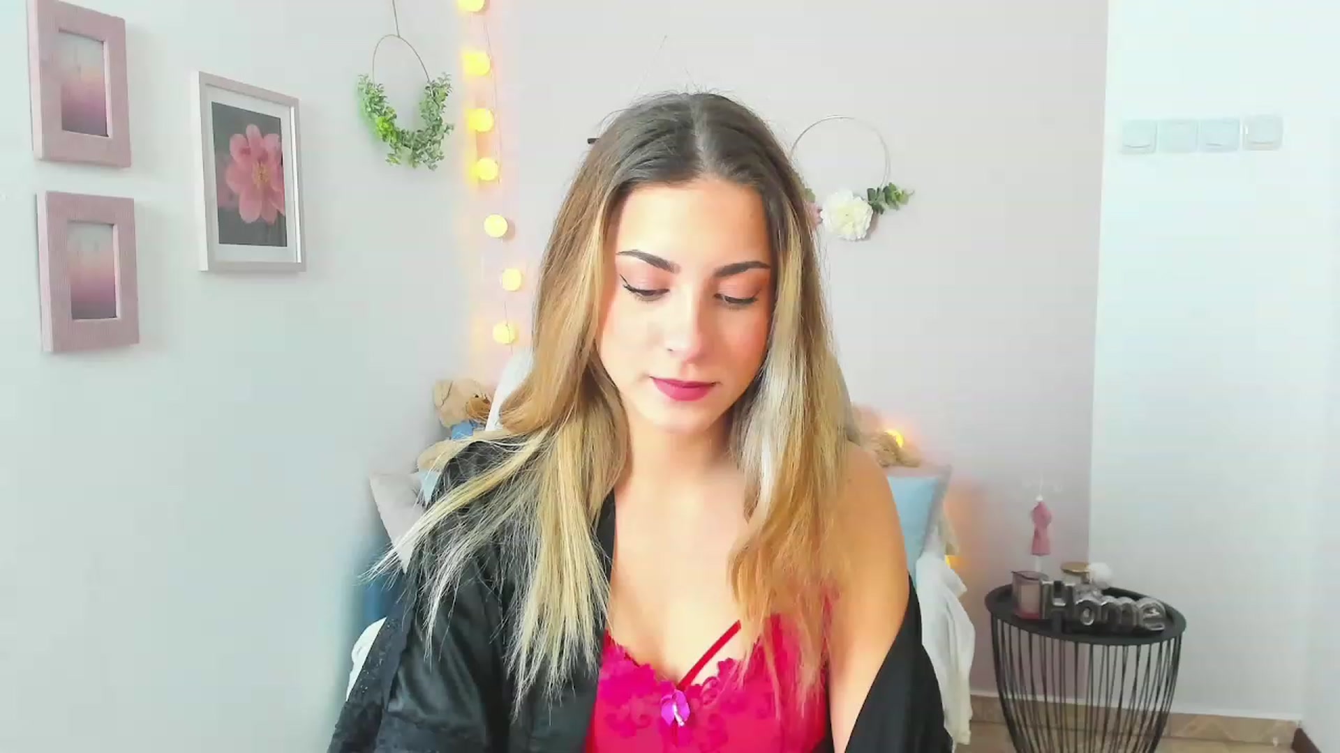 Gallery image thumbnail from Gia_Lopez18's myfreecams stream on, 04/07/2023, 09:20 image 6 of 20
