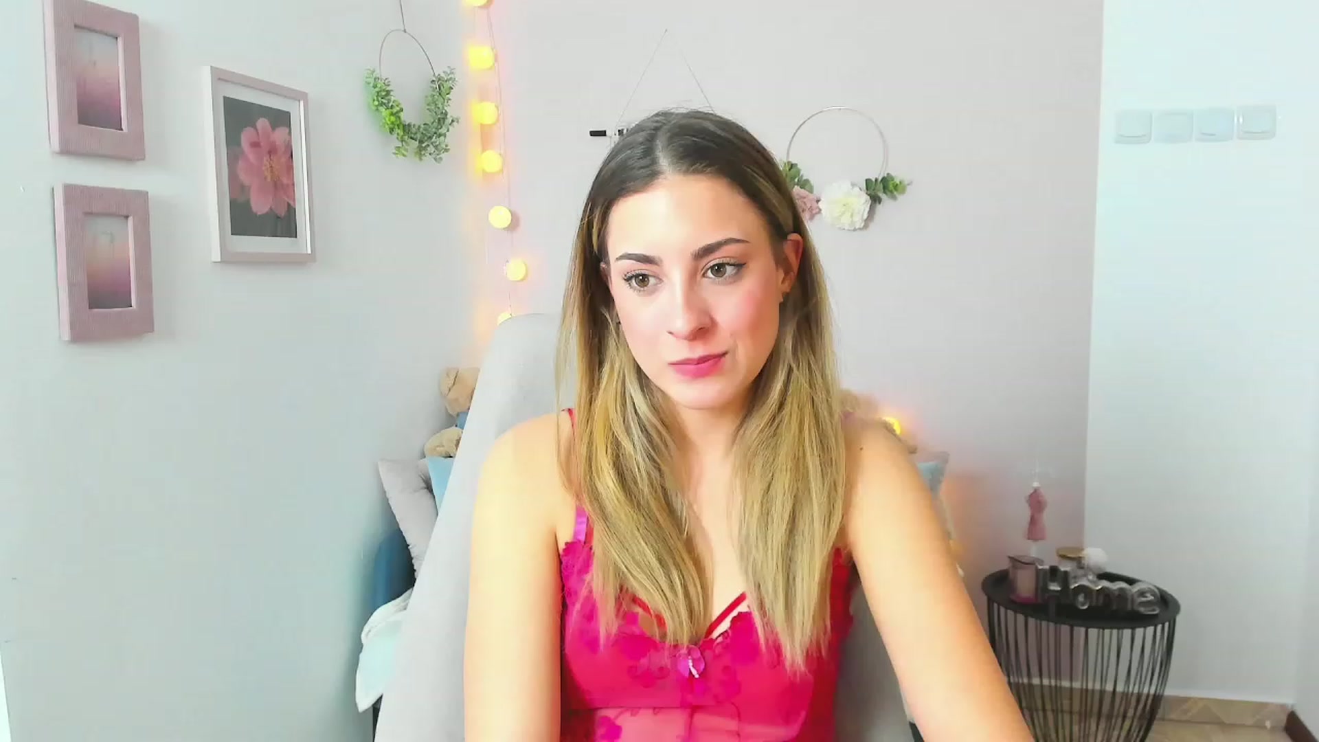 Gallery image thumbnail from Gia_Lopez18's myfreecams stream on, 04/07/2023, 13:52 image 17 of 20
