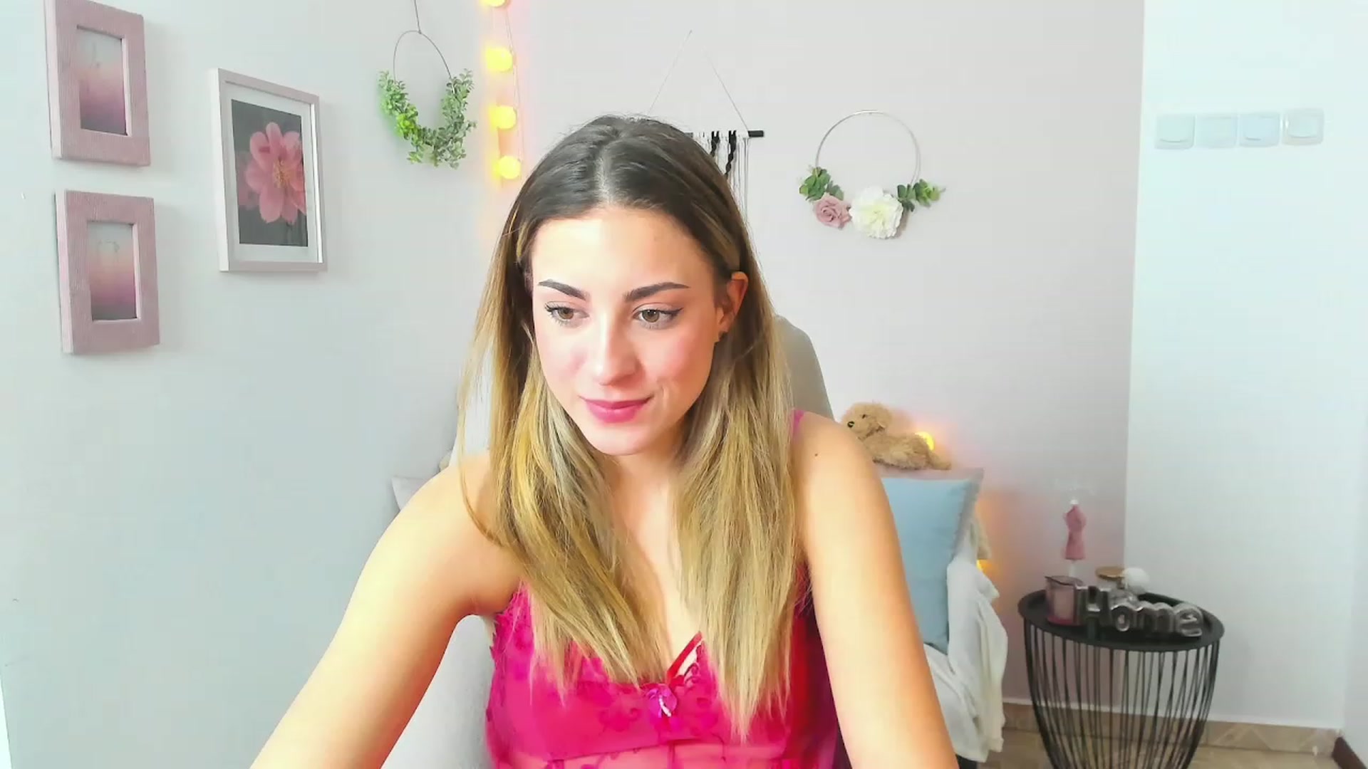 Gallery image thumbnail from Gia_Lopez18's myfreecams stream on, 04/07/2023, 13:52 image 18 of 20