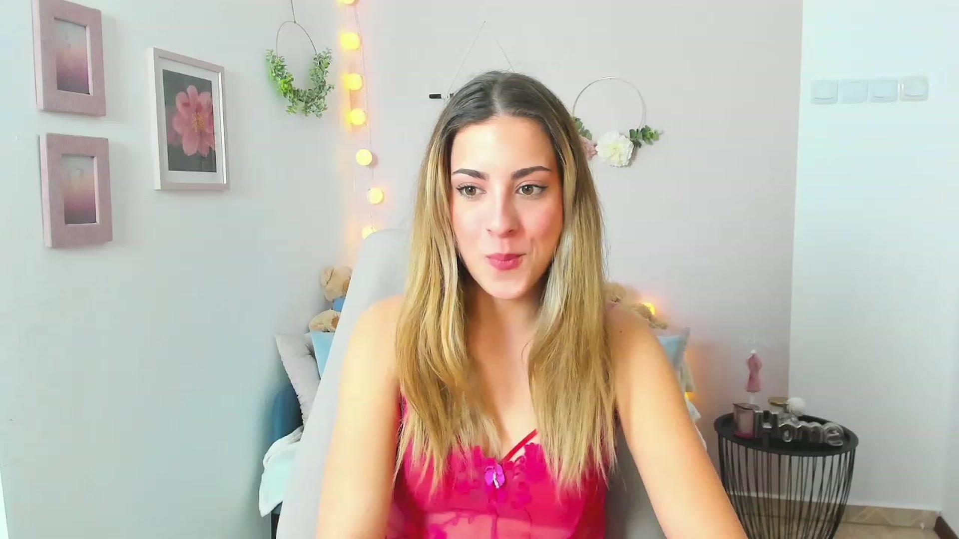 Gallery image thumbnail from Gia_Lopez18's myfreecams stream on, 04/07/2023, 13:52 image 12 of 20
