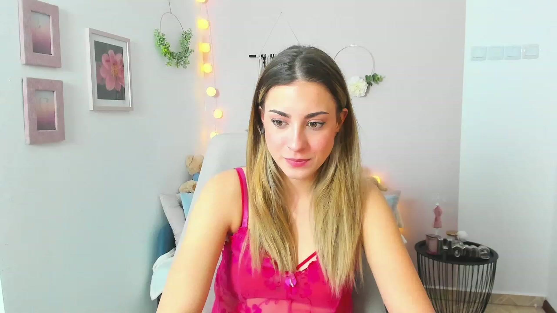 Gallery image thumbnail from Gia_Lopez18's myfreecams stream on, 04/07/2023, 13:52 image 14 of 20