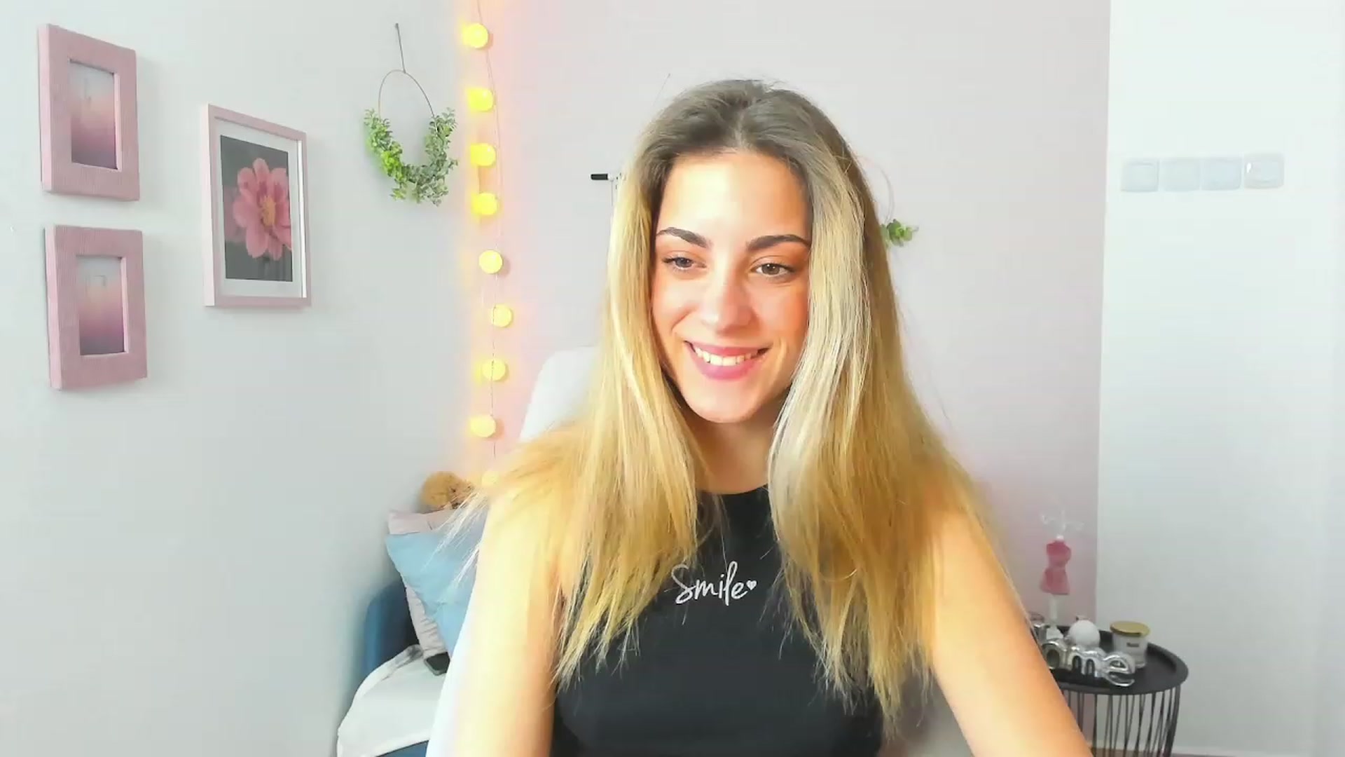 Gallery image thumbnail from Gia_Lopez18's myfreecams stream on, 04/12/2023, 11:33 image 3 of 20