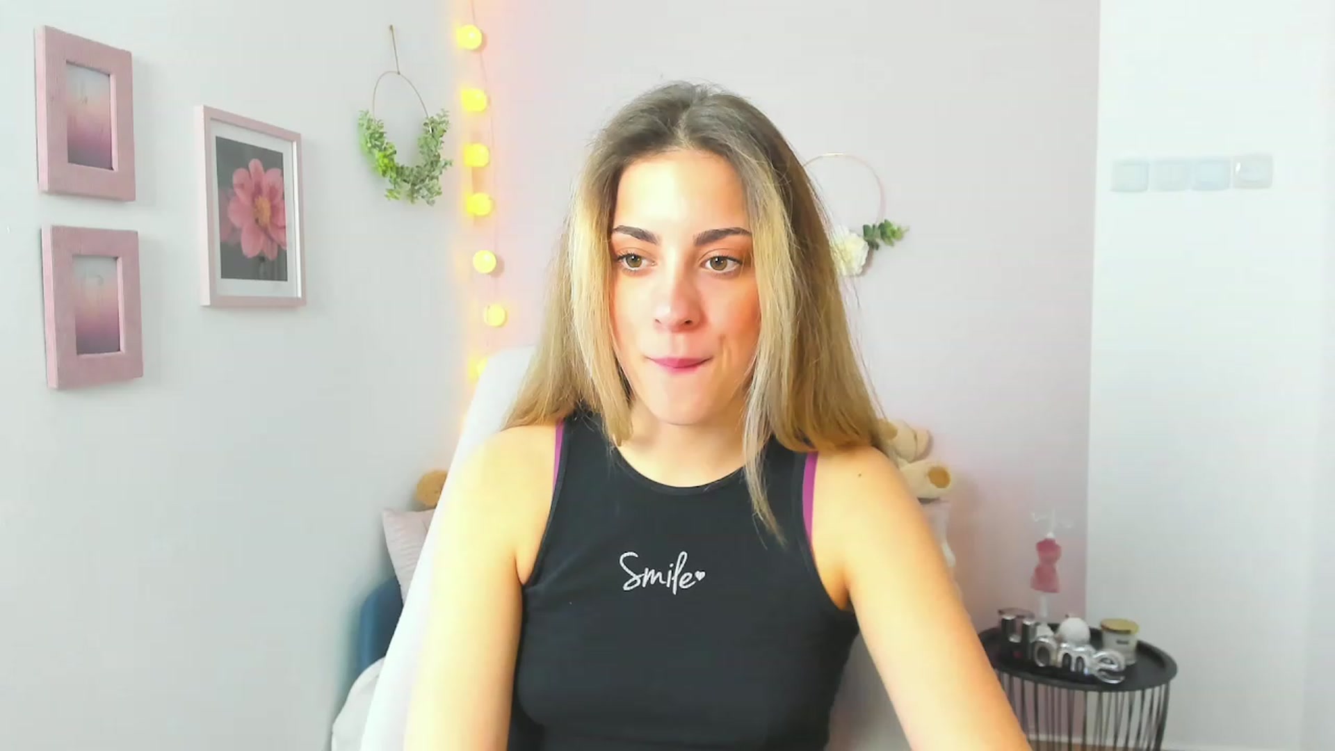 Gallery image thumbnail from Gia_Lopez18's myfreecams stream on, 04/12/2023, 11:33 image 13 of 20
