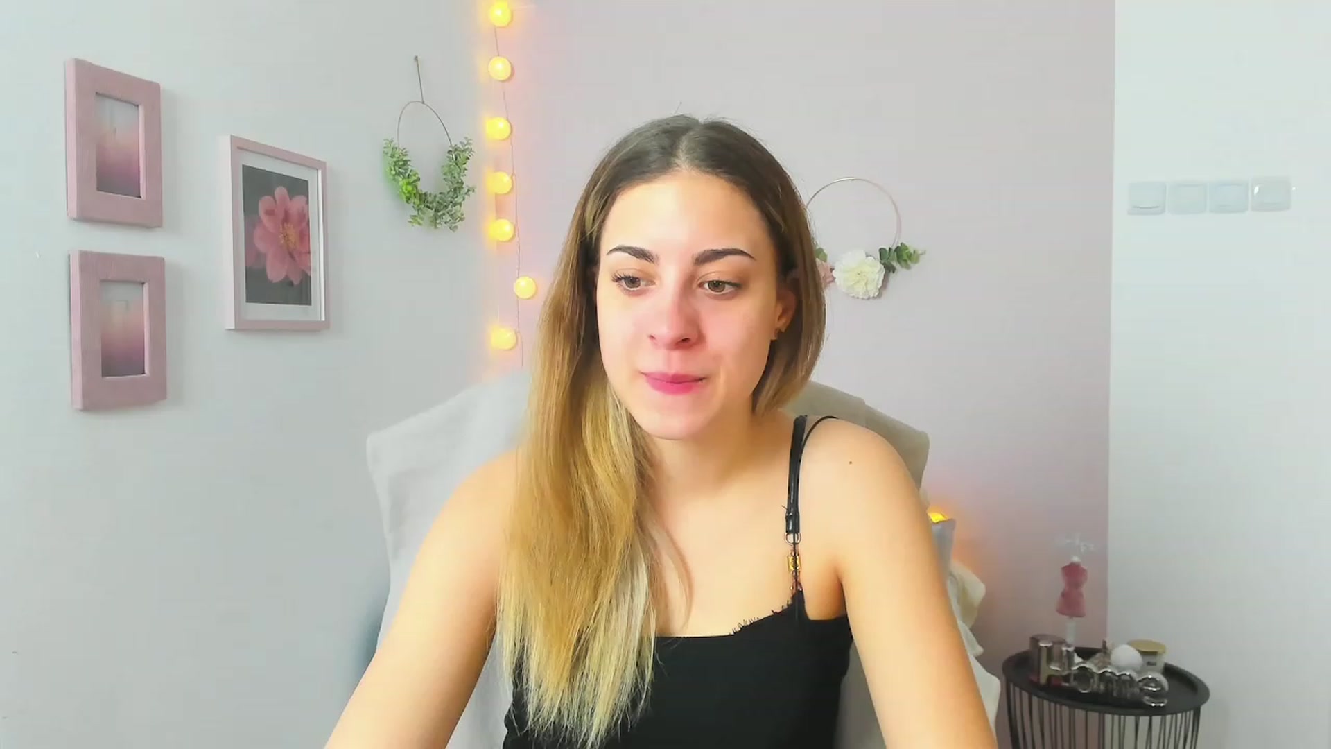 Gallery image thumbnail from Gia_Lopez18's myfreecams stream on, 04/14/2023, 08:48 image 13 of 20