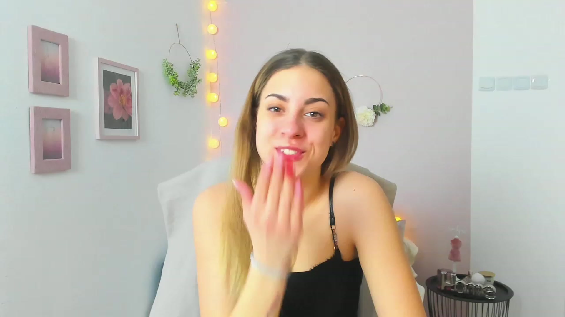 Gallery image thumbnail from Gia_Lopez18's myfreecams stream on, 04/14/2023, 08:48 image 11 of 20