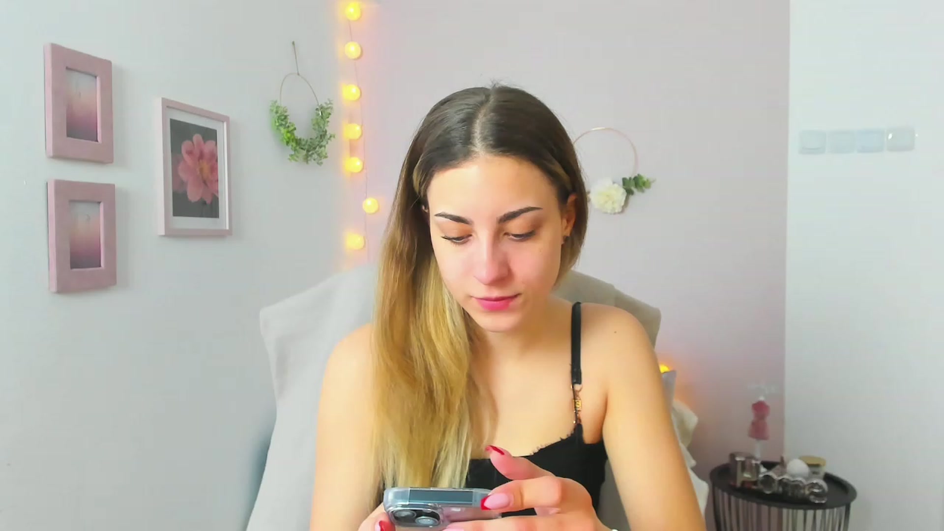 Gallery image thumbnail from Gia_Lopez18's myfreecams stream on, 04/14/2023, 08:48 image 9 of 20