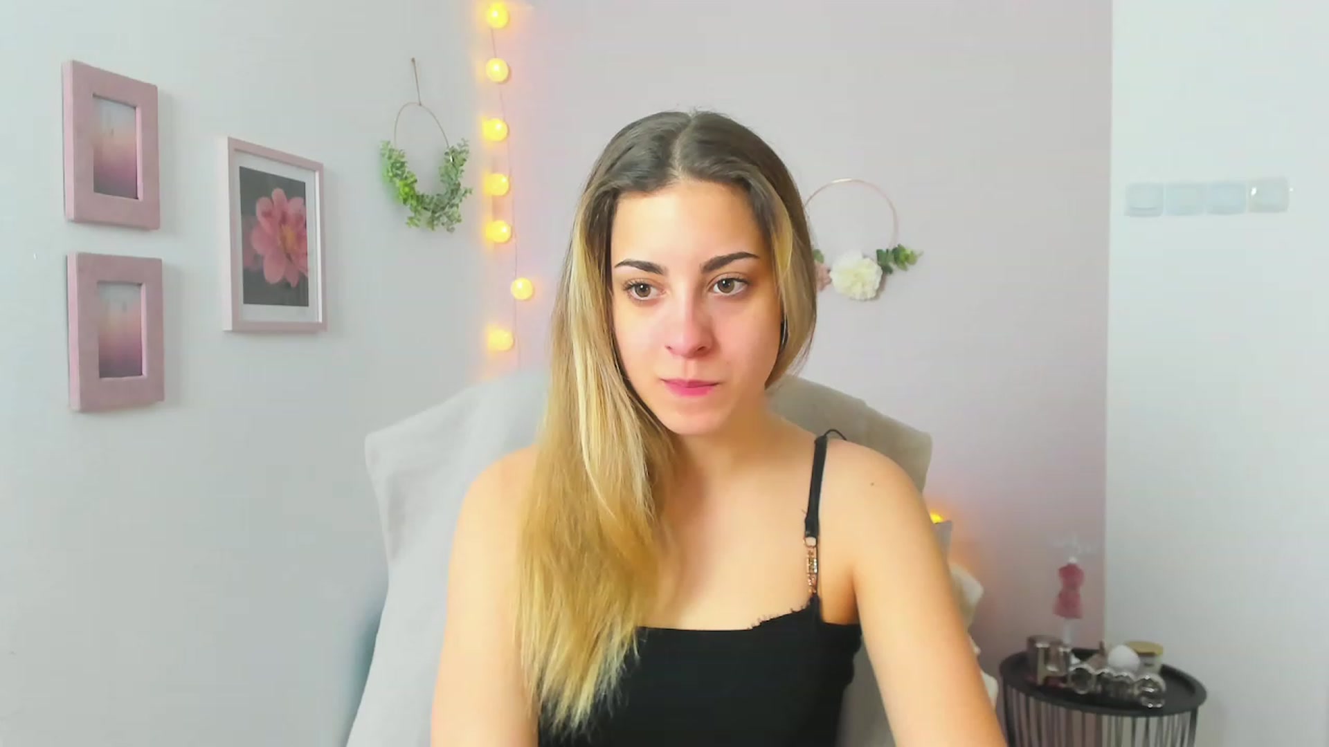 Gallery image thumbnail from Gia_Lopez18's myfreecams stream on, 04/14/2023, 08:48 image 6 of 20