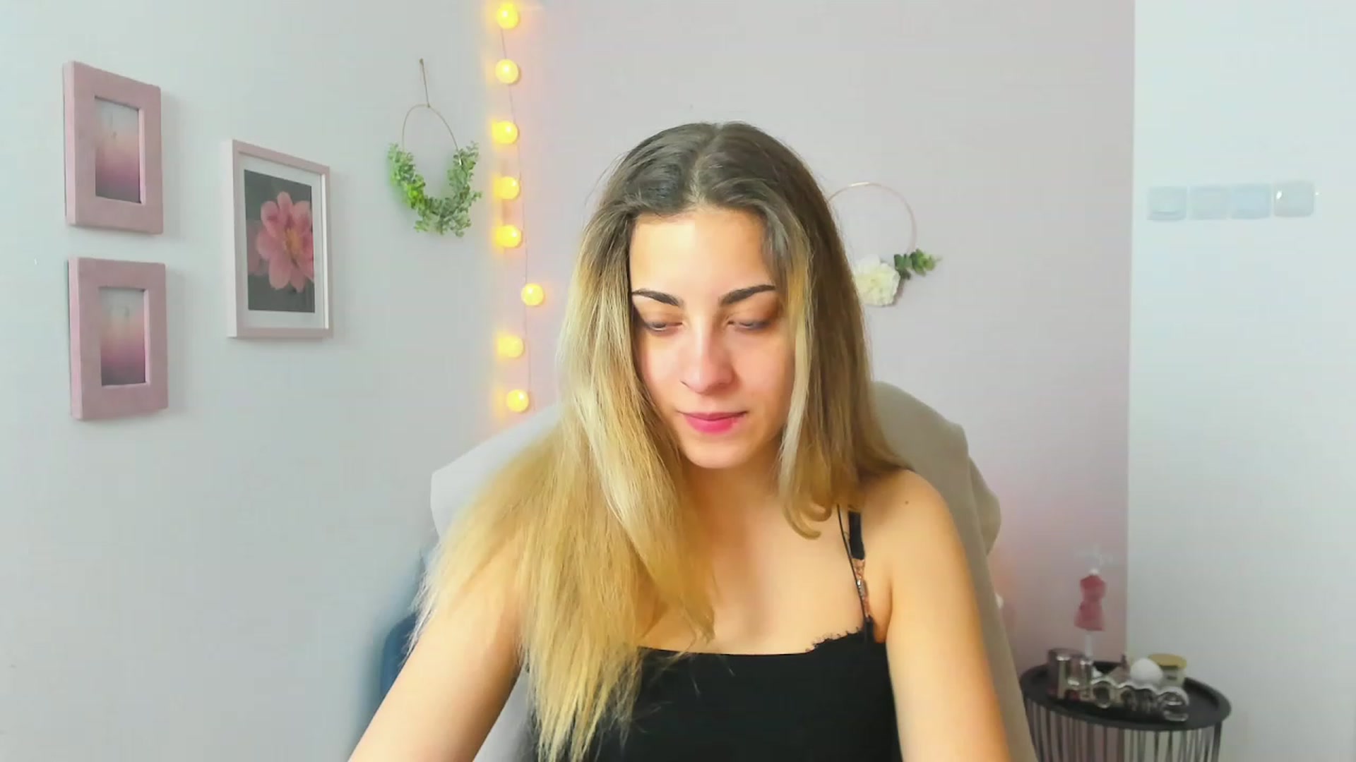 Gallery image thumbnail from Gia_Lopez18's myfreecams stream on, 04/14/2023, 09:34 image 5 of 20