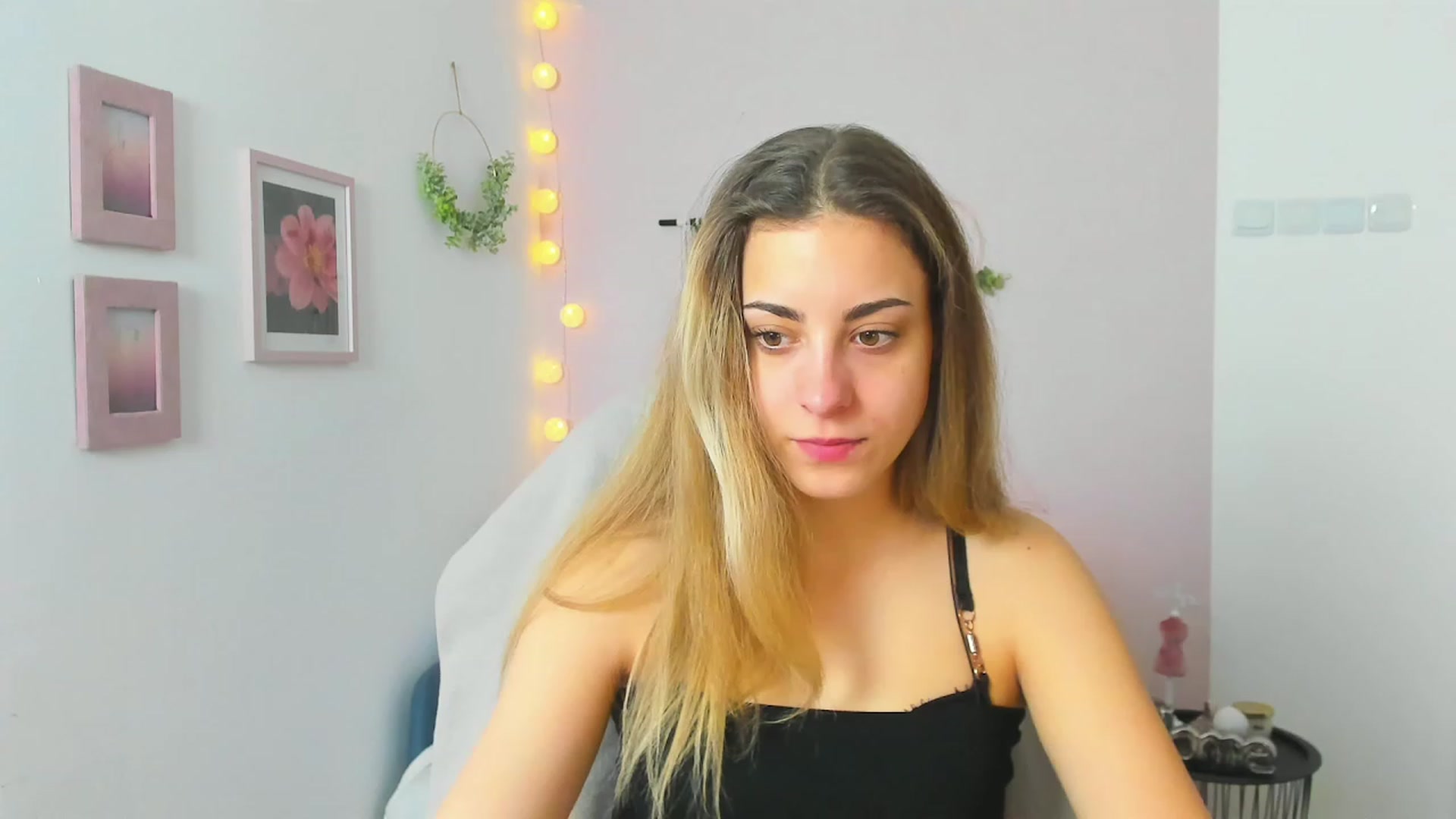 Gallery image thumbnail from Gia_Lopez18's myfreecams stream on, 04/14/2023, 09:34 image 15 of 20