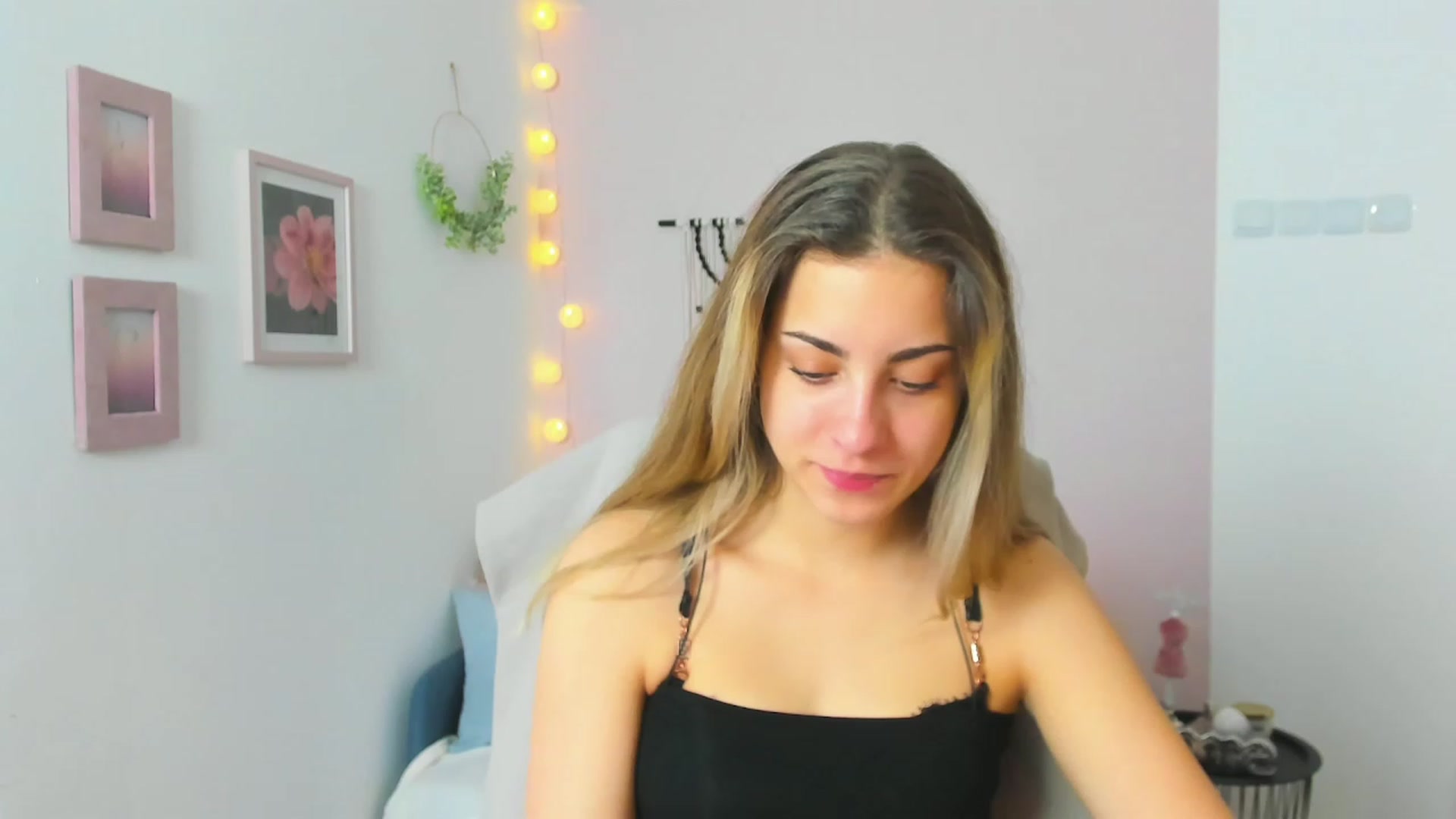 Gallery image thumbnail from Gia_Lopez18's myfreecams stream on, 04/14/2023, 09:34 image 7 of 20