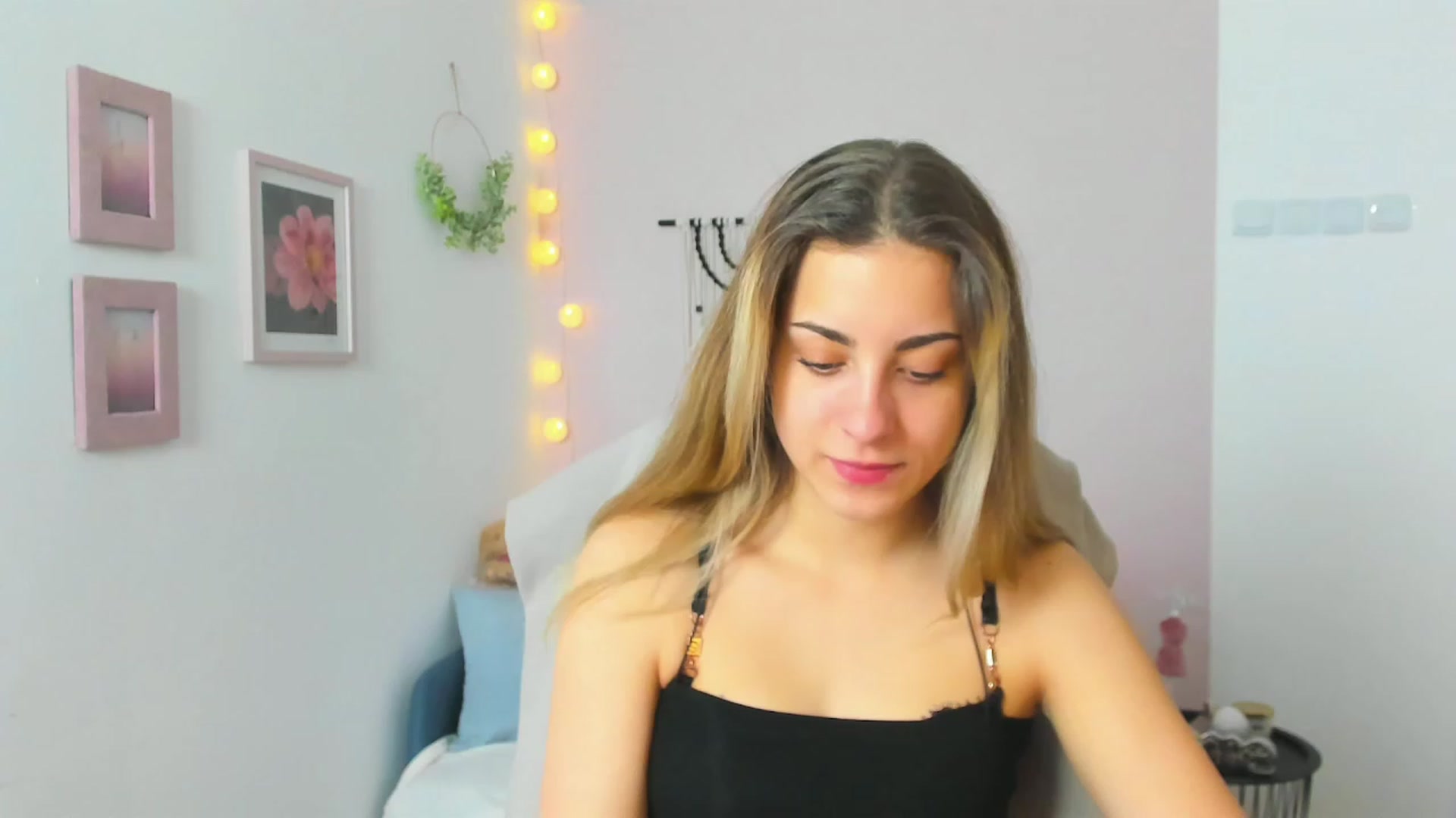 Gallery image thumbnail from Gia_Lopez18's myfreecams stream on, 04/14/2023, 09:34 image 8 of 20