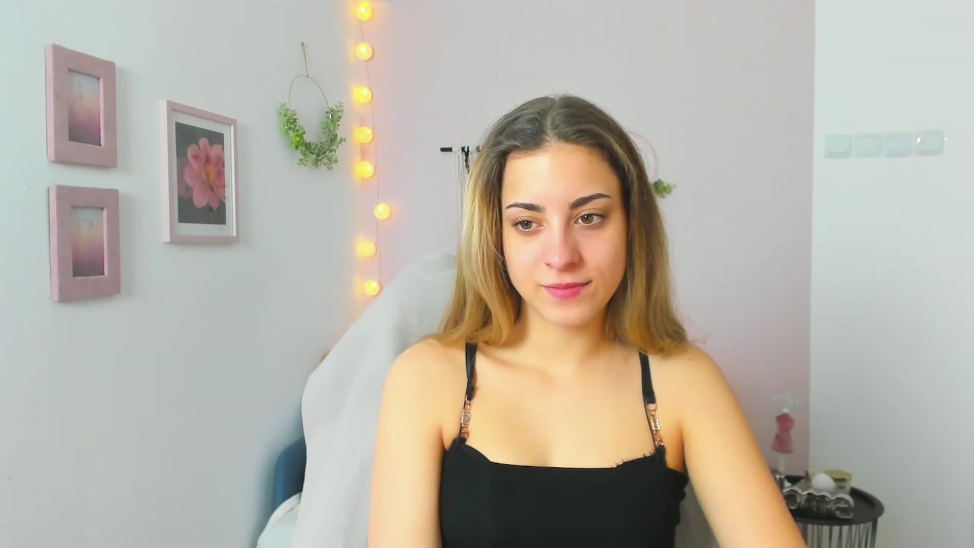 Gallery image thumbnail from Gia_Lopez18's myfreecams stream on, 04/14/2023, 09:34 image 17 of 20
