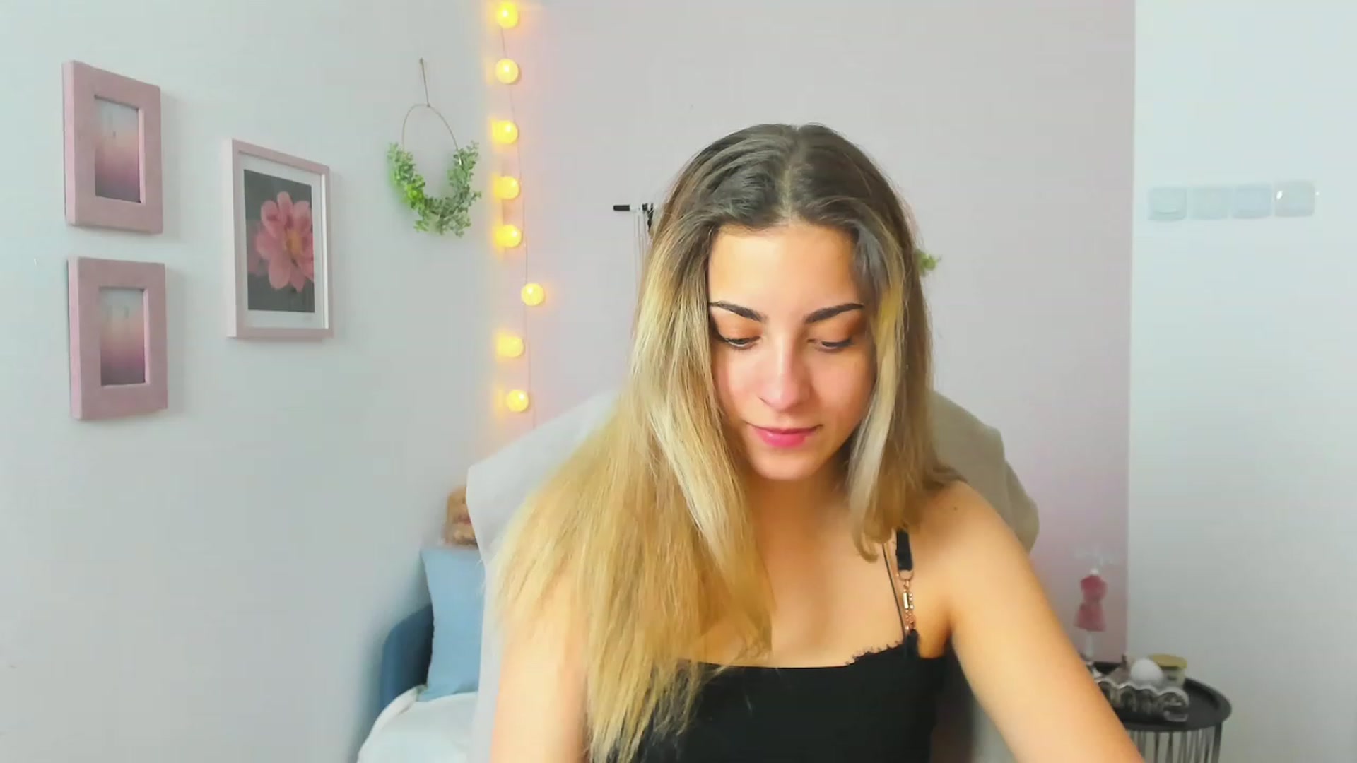 Gallery image thumbnail from Gia_Lopez18's myfreecams stream on, 04/14/2023, 09:34 image 6 of 20