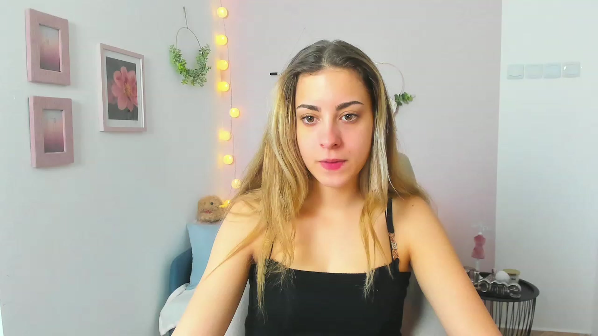 Gallery image thumbnail from Gia_Lopez18's myfreecams stream on, 04/14/2023, 11:39 image 7 of 20