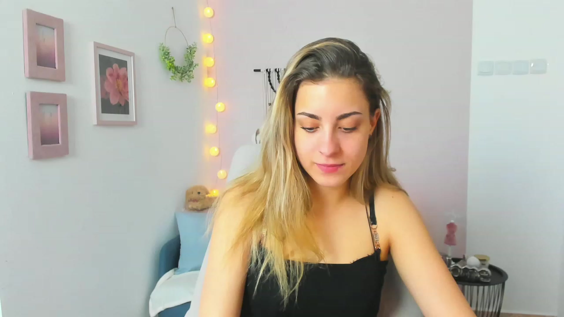Gallery image thumbnail from Gia_Lopez18's myfreecams stream on, 04/14/2023, 11:39 image 17 of 20