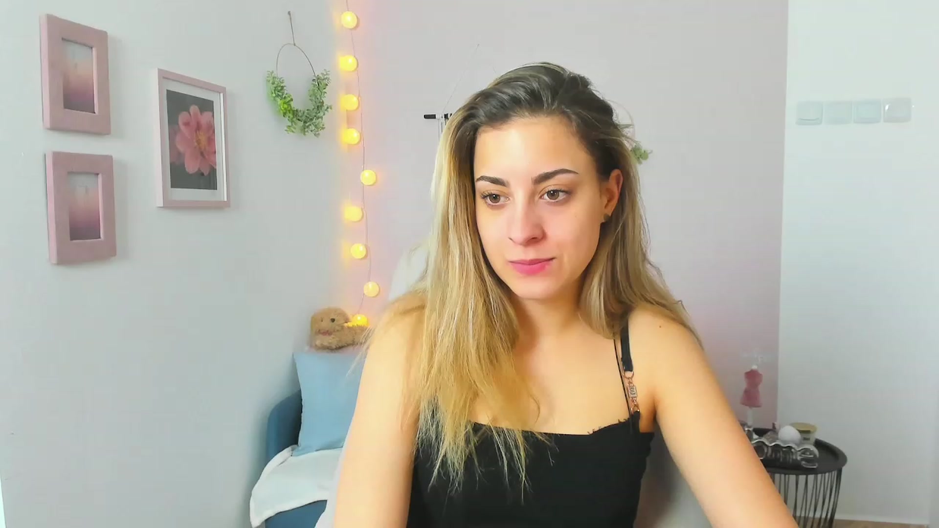 Gallery image thumbnail from Gia_Lopez18's myfreecams stream on, 04/14/2023, 11:39 image 18 of 20