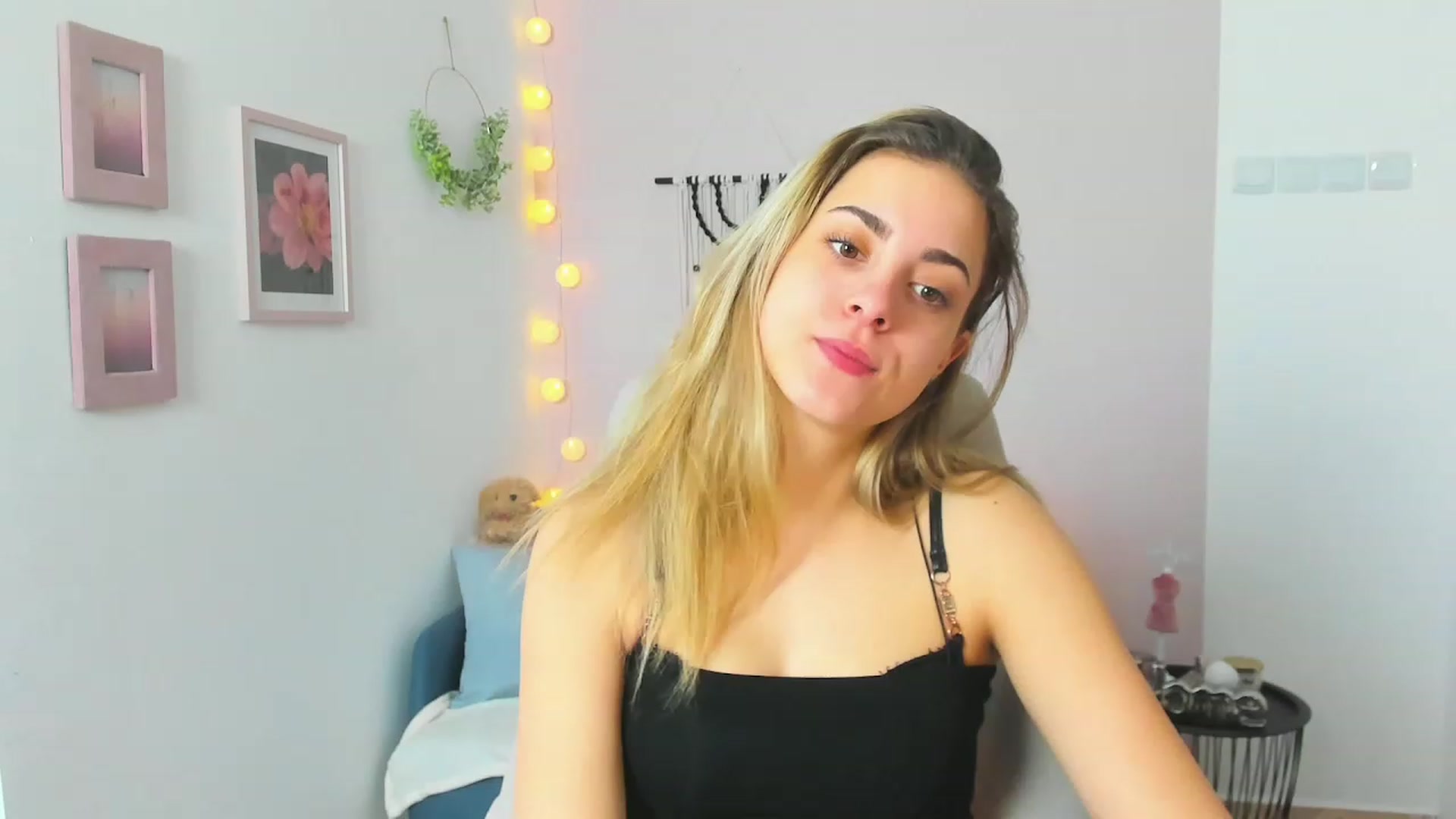Gallery image thumbnail from Gia_Lopez18's myfreecams stream on, 04/14/2023, 11:39 image 14 of 20