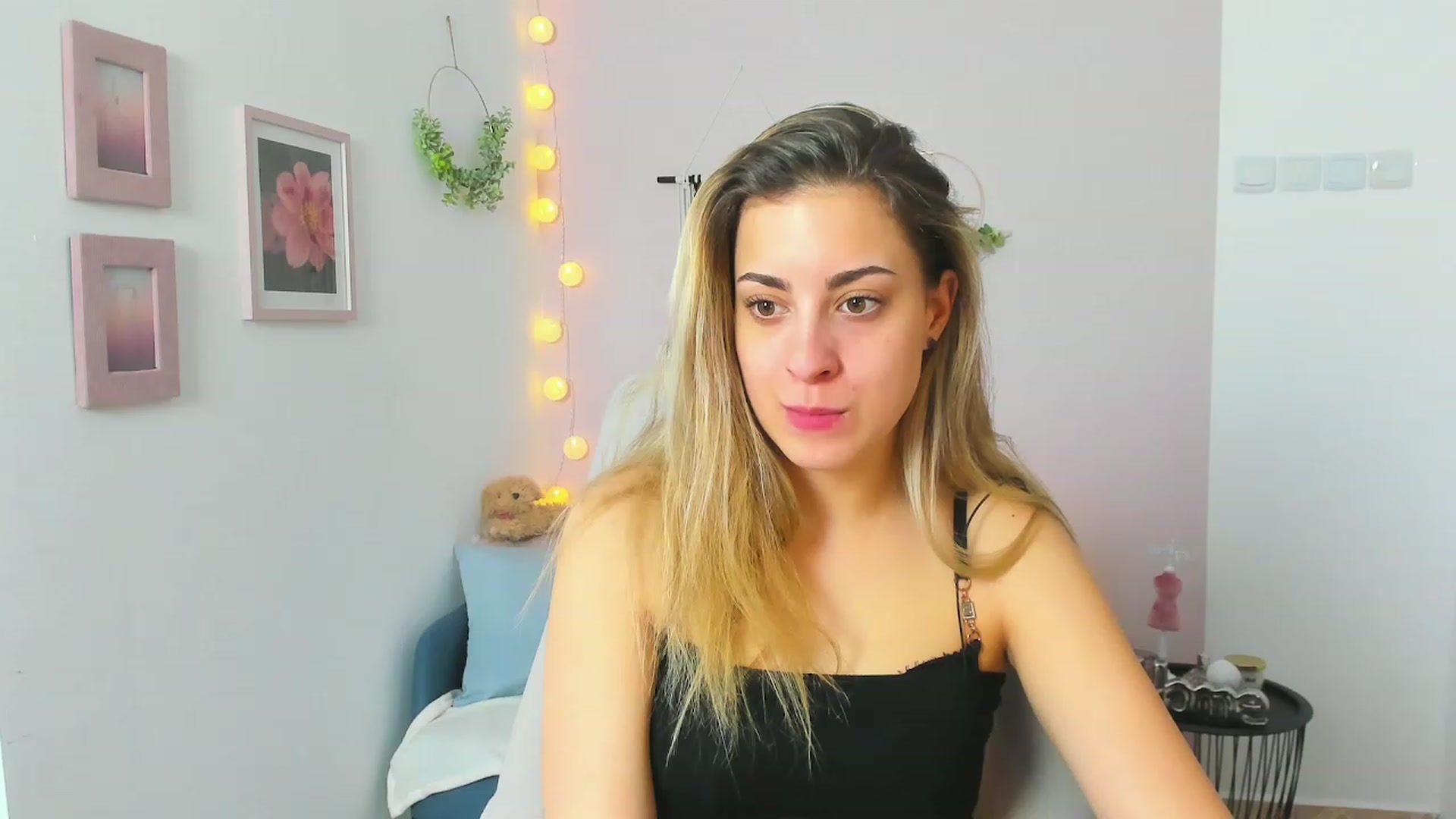 Gallery image thumbnail from Gia_Lopez18's myfreecams stream on, 04/14/2023, 11:39 image 20 of 20