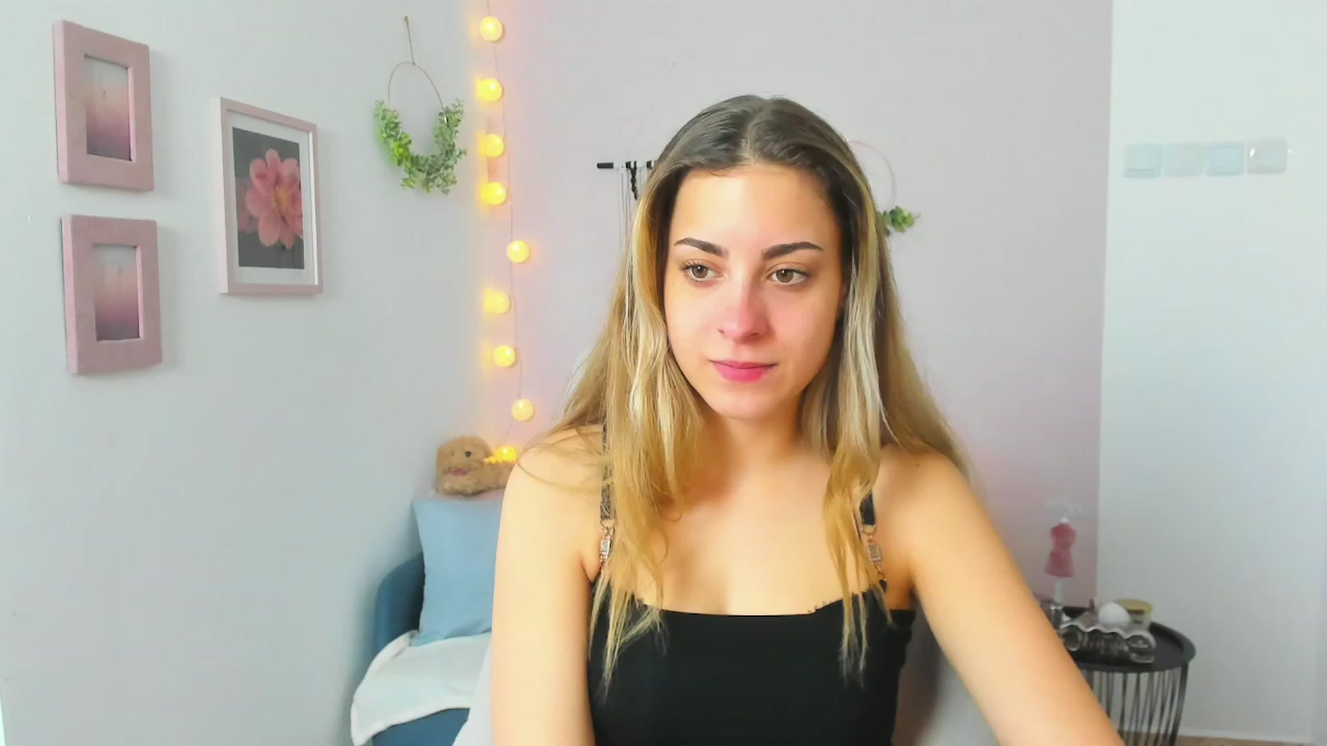 Gallery image thumbnail from Gia_Lopez18's myfreecams stream on, 04/14/2023, 11:39 image 11 of 20