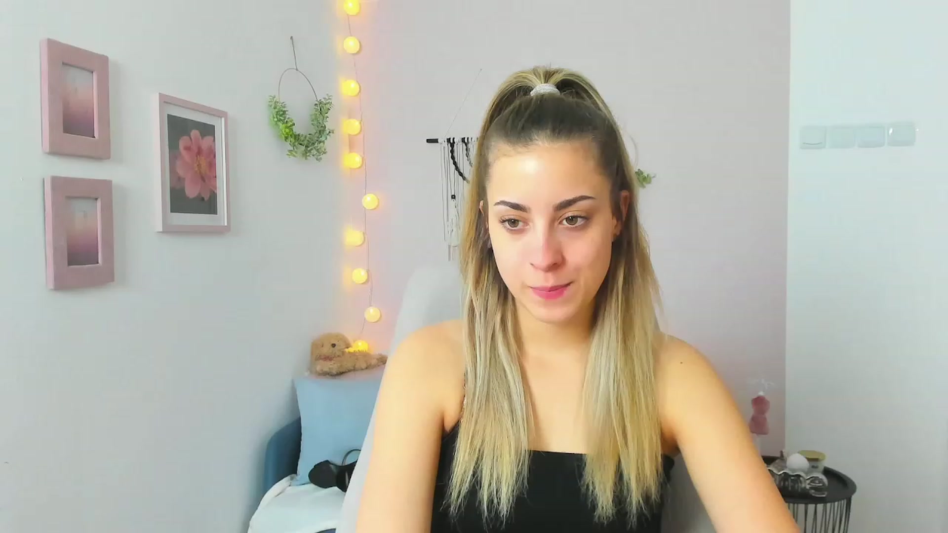 Gallery image thumbnail from Gia_Lopez18's myfreecams stream on, 04/14/2023, 13:38 image 2 of 20