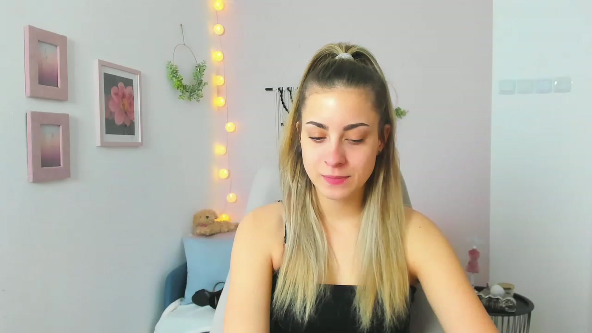 Gallery image thumbnail from Gia_Lopez18's myfreecams stream on, 04/14/2023, 13:38 image 1 of 20