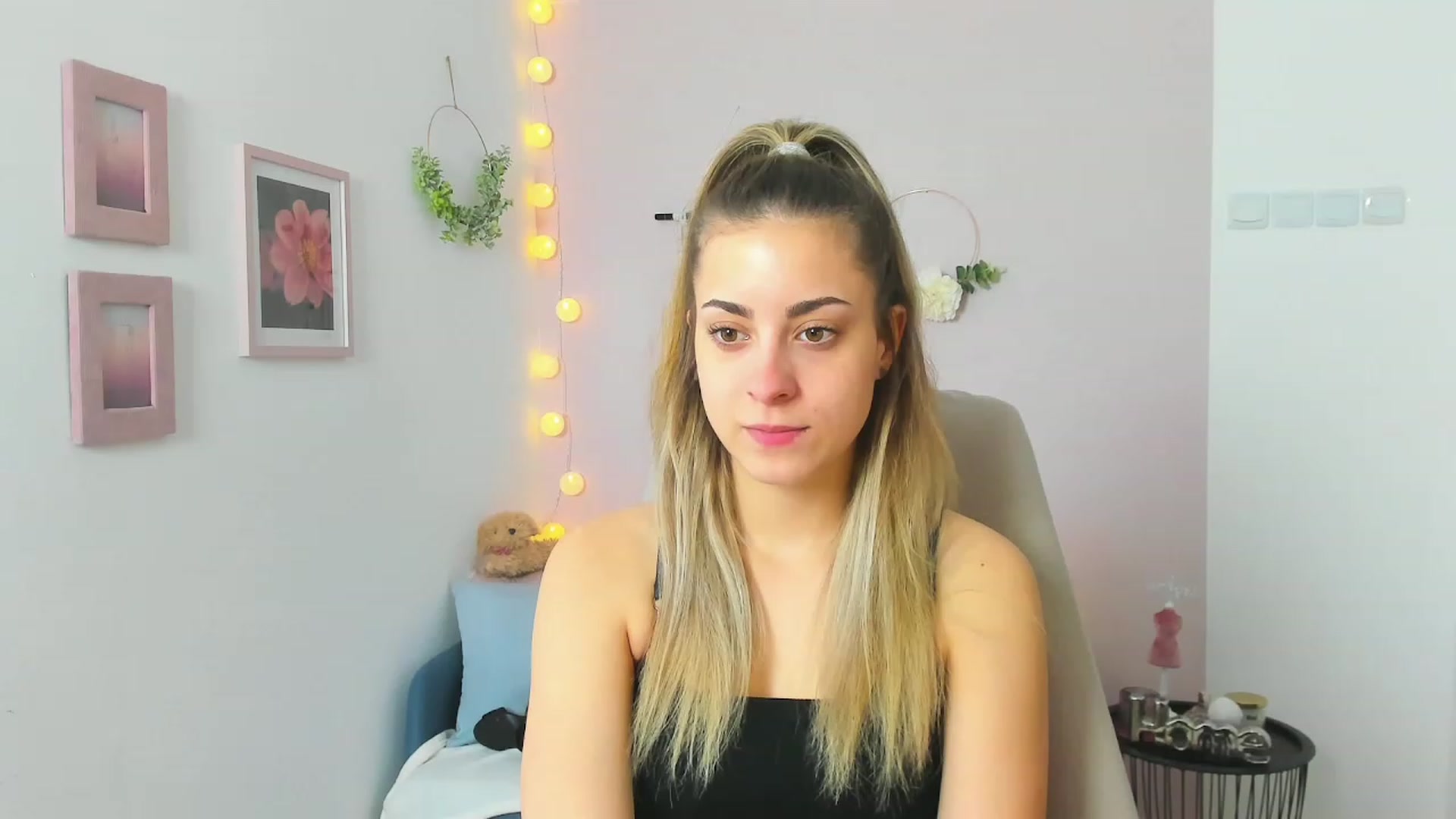 Gallery image thumbnail from Gia_Lopez18's myfreecams stream on, 04/14/2023, 13:38 image 3 of 20