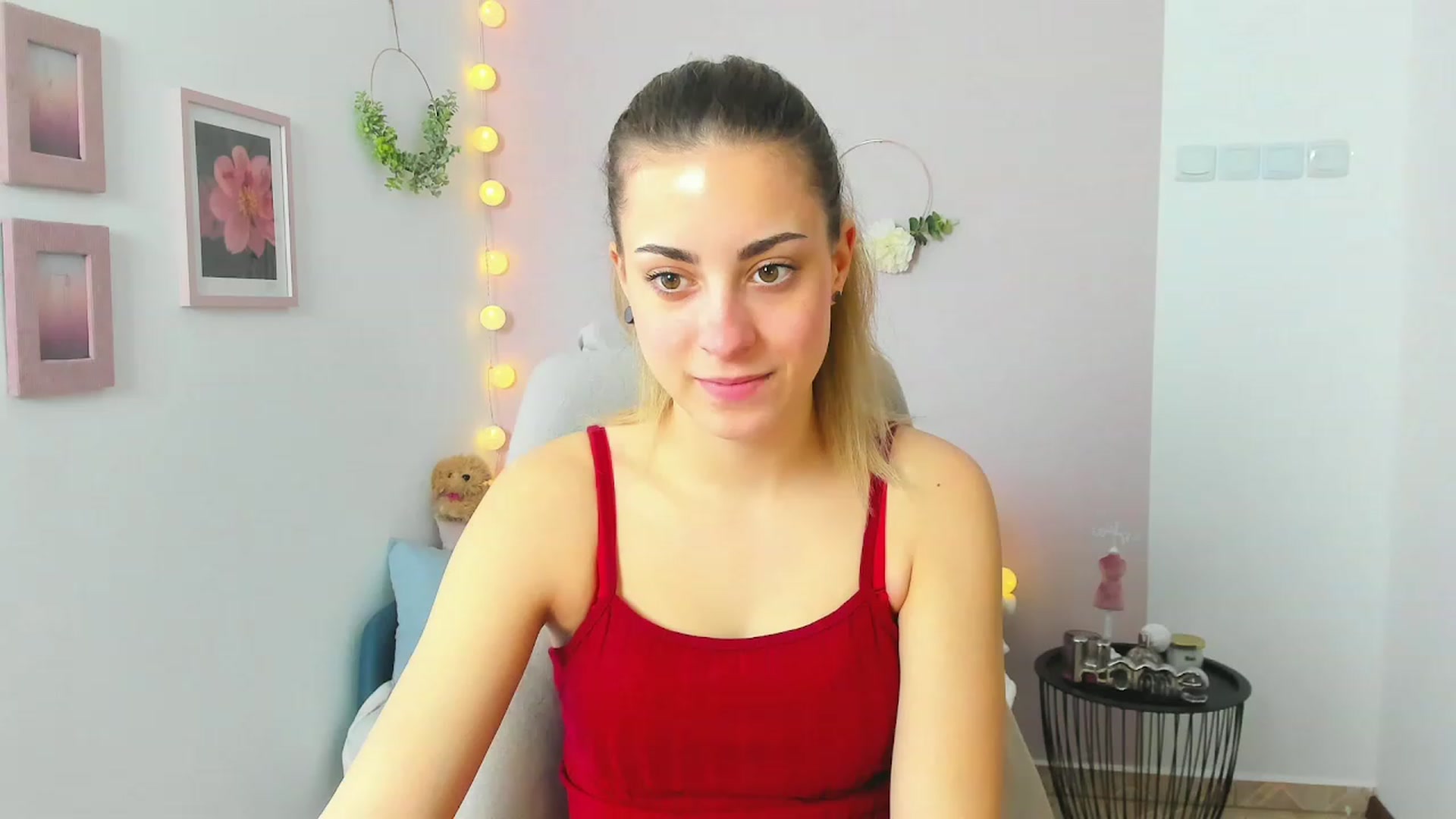 Gallery image thumbnail from Gia_Lopez18's myfreecams stream on, 04/15/2023, 11:00 image 20 of 20