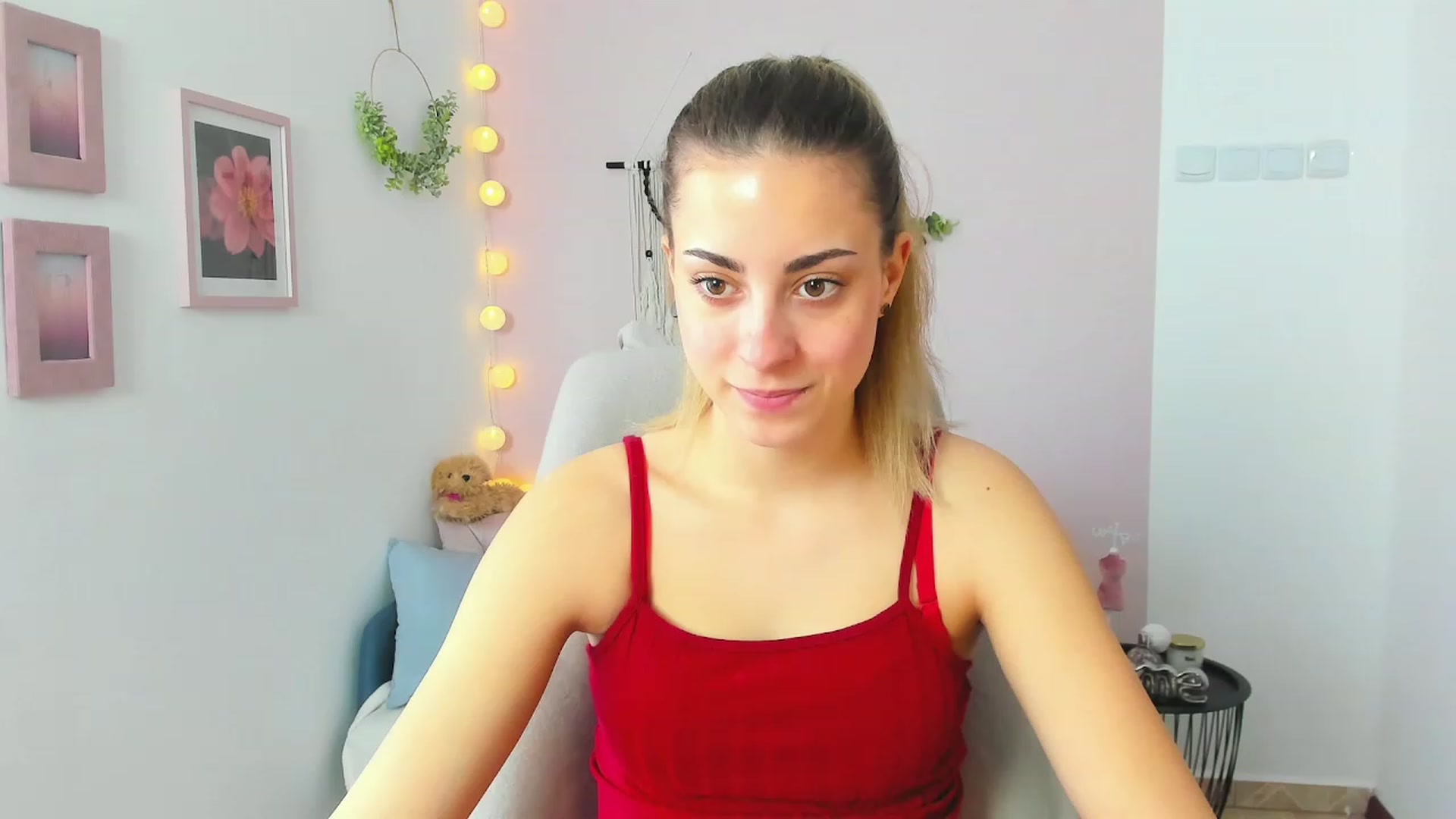 Gallery image thumbnail from Gia_Lopez18's myfreecams stream on, 04/15/2023, 11:00 image 19 of 20