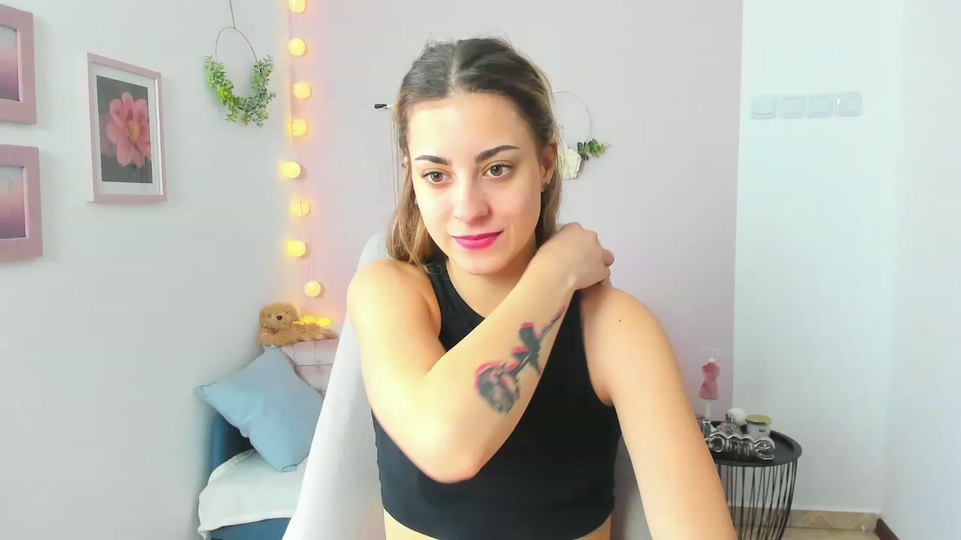 Gallery image thumbnail from Gia_Lopez18's myfreecams stream on, 04/16/2023, 11:42 image 5 of 20