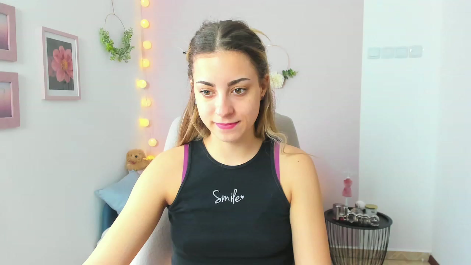 Gallery image thumbnail from Gia_Lopez18's myfreecams stream on, 04/16/2023, 11:42 image 12 of 20